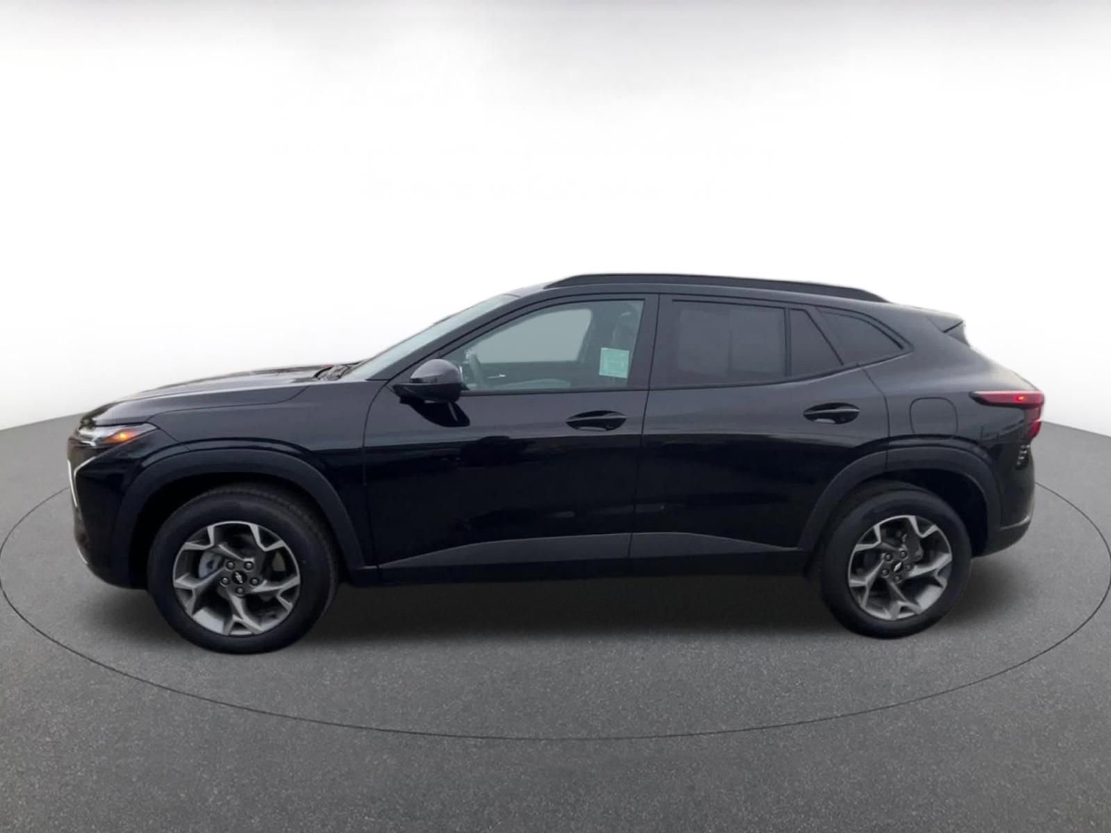 Thumbnail: 2025 Chevrolet Trax - 9