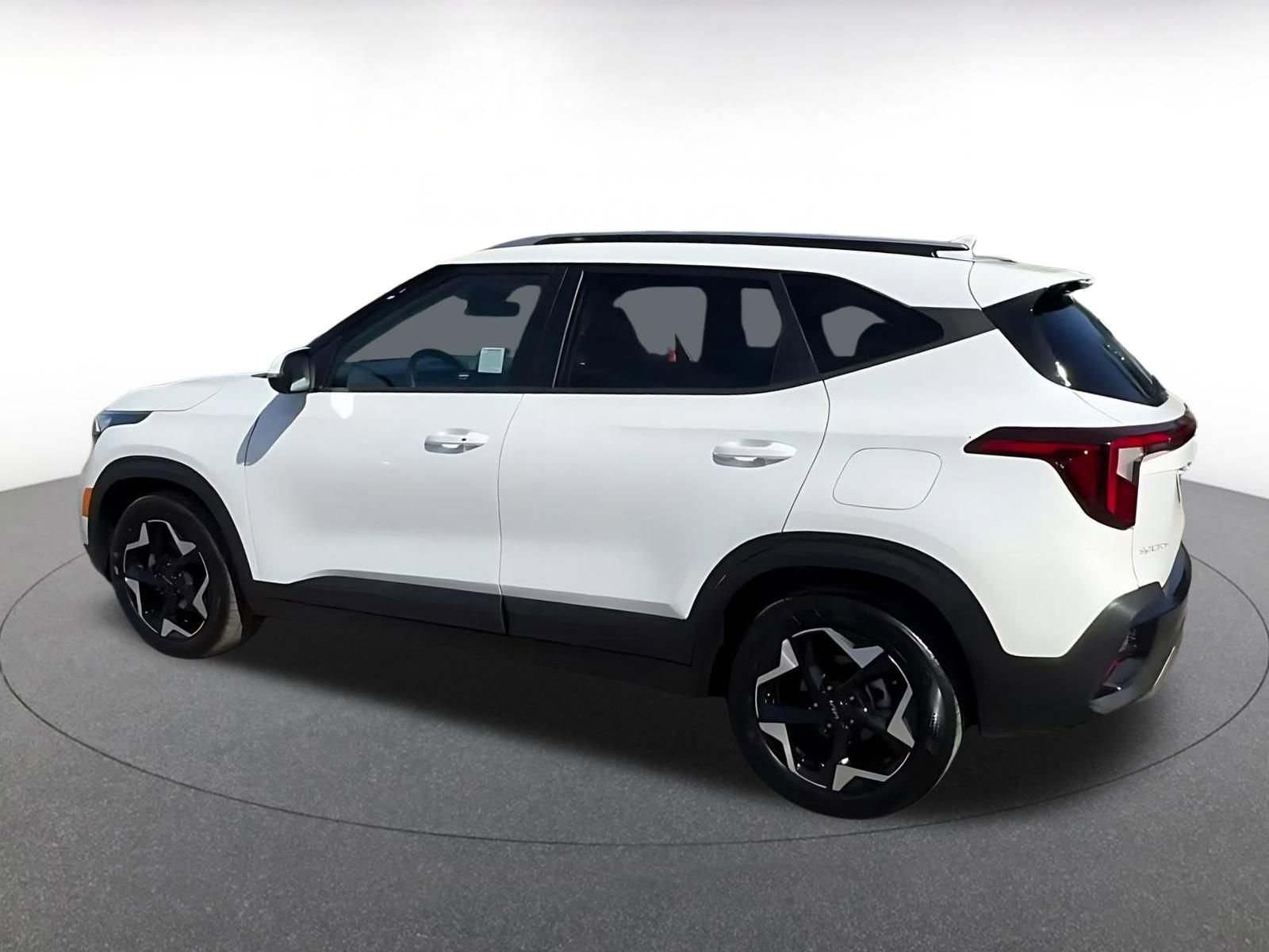 Thumbnail: 2025 Kia Seltos - 10
