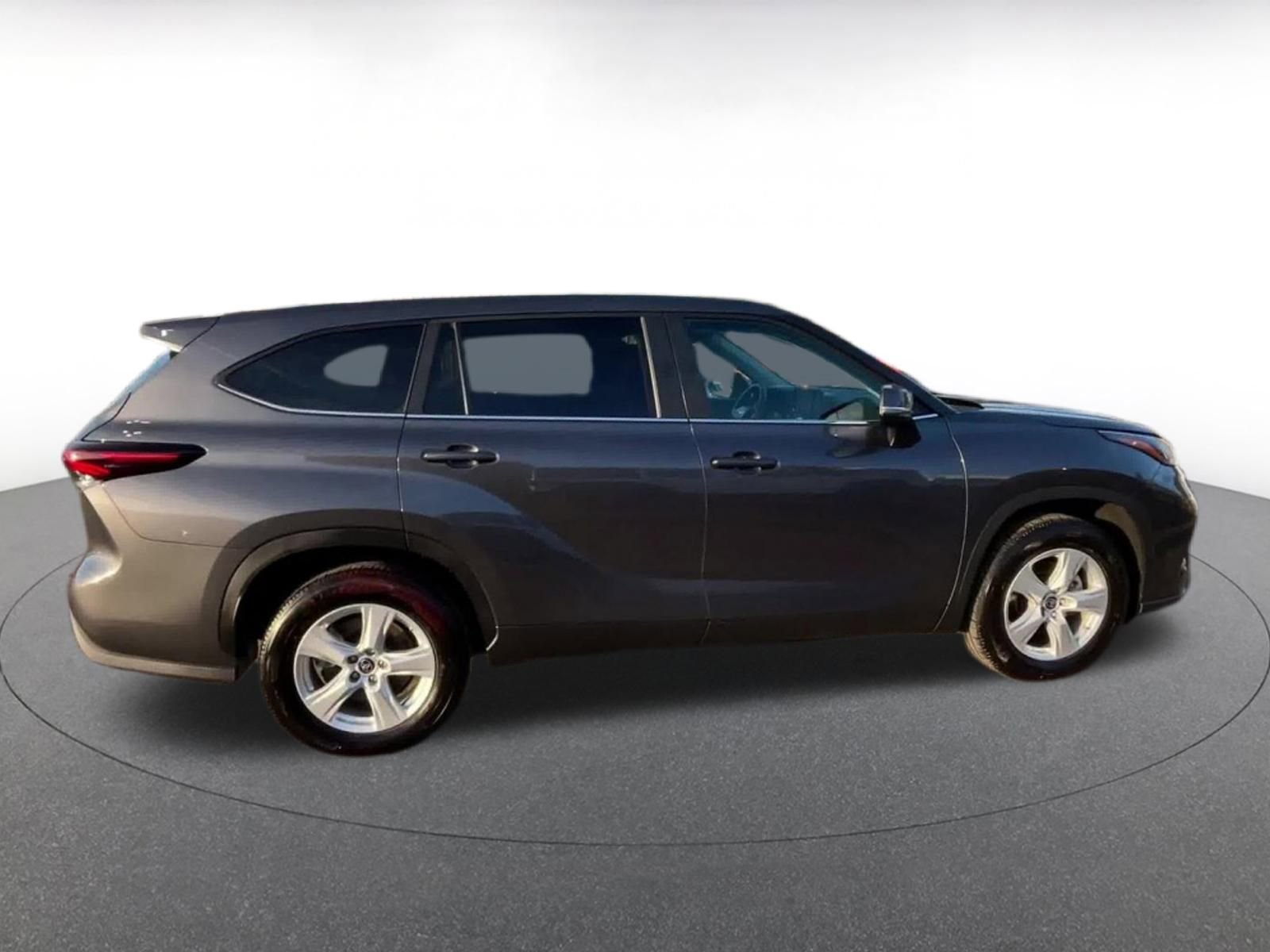 Thumbnail: 2025 Toyota Highlander - 16