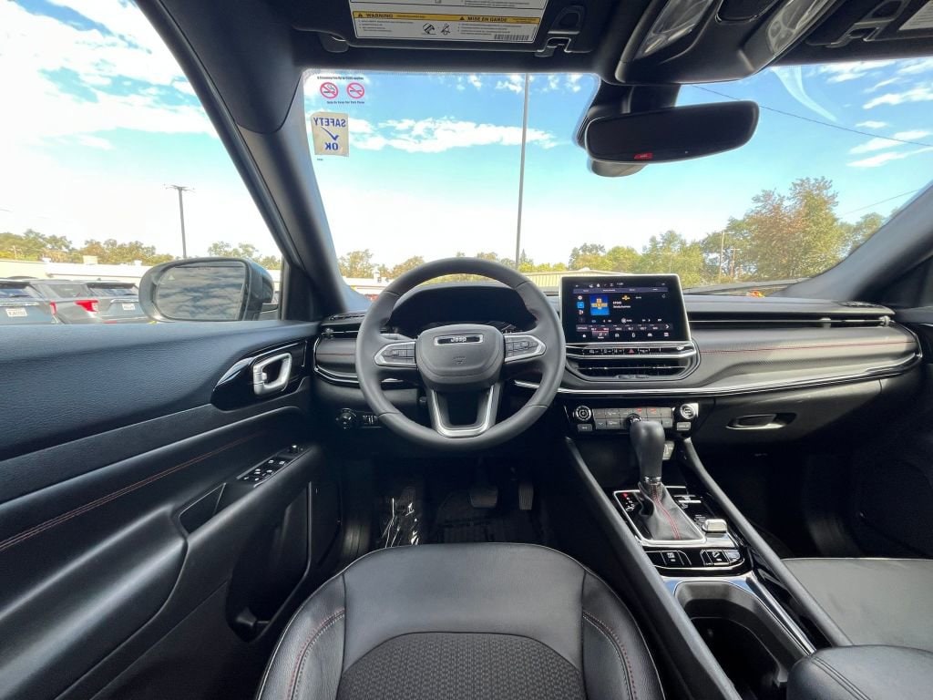 Thumbnail: 2025 Jeep Compass - 34