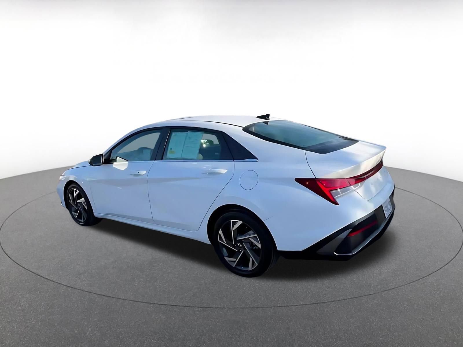 Thumbnail: 2025 Hyundai Elantra - 10