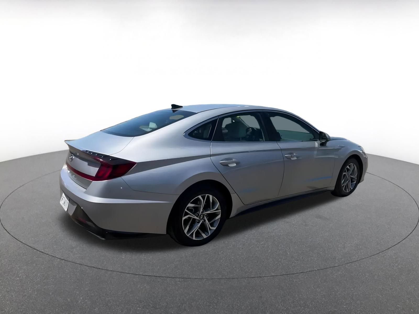 Thumbnail: 2023 Hyundai Sonata - 14