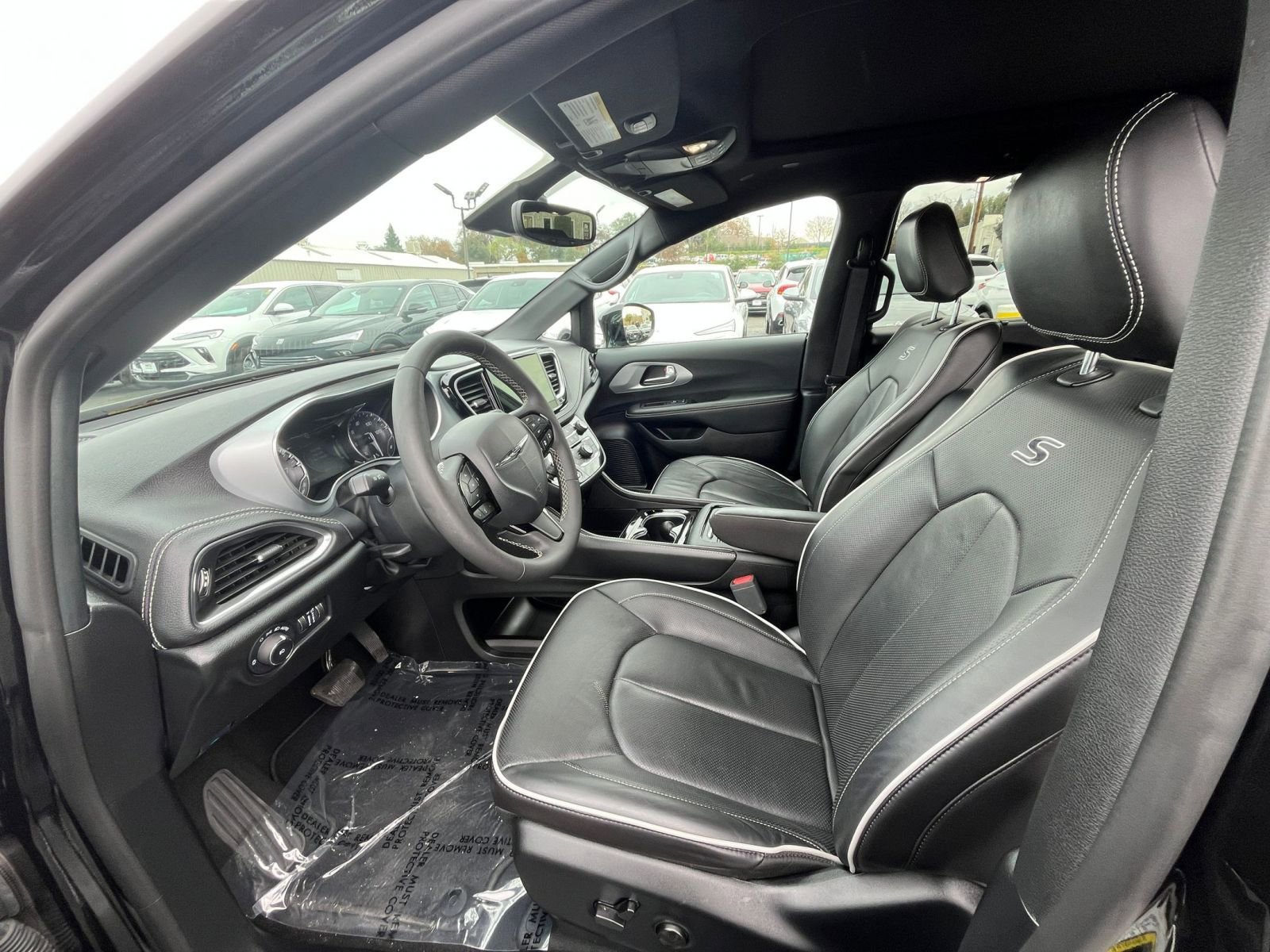 Thumbnail: 2025 Chrysler Pacifica - 27