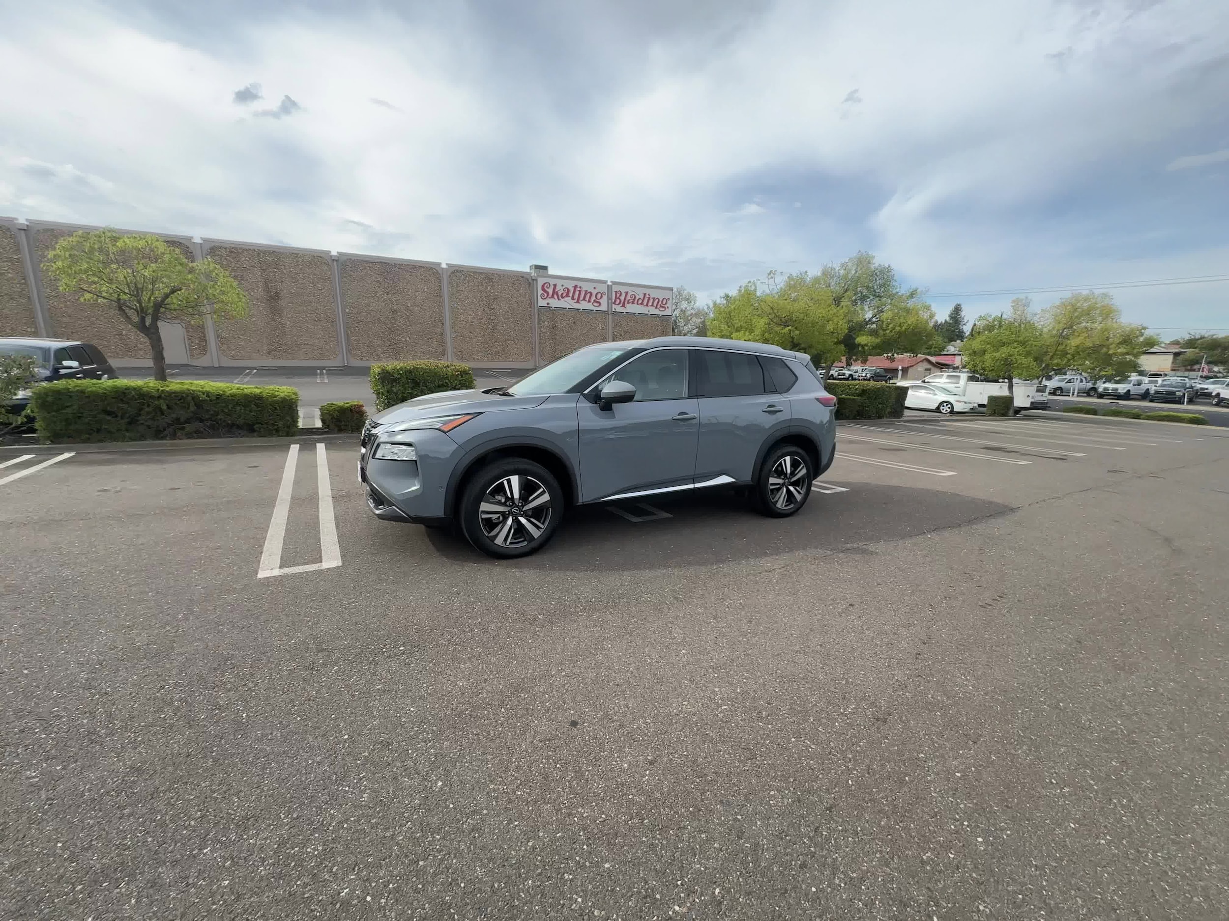 2023 Nissan Rogue SL 11