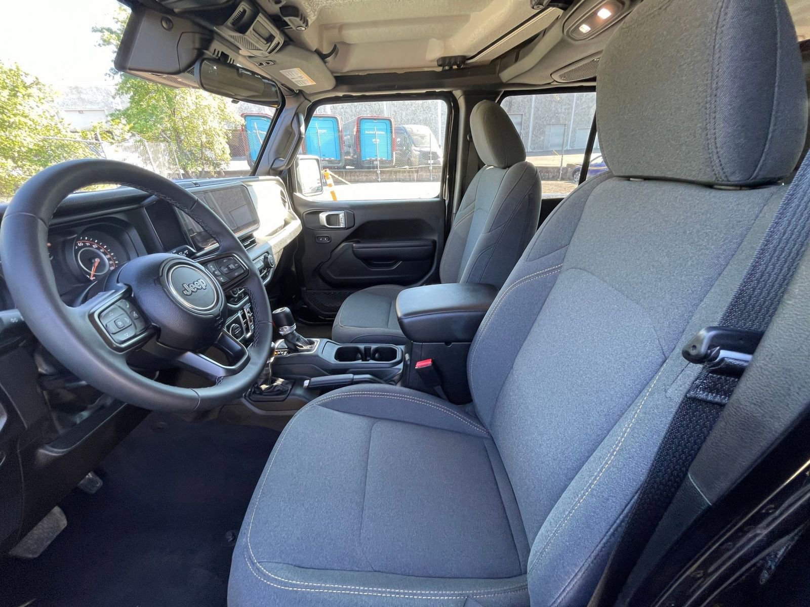 Thumbnail: 2025 Jeep Wrangler - 25