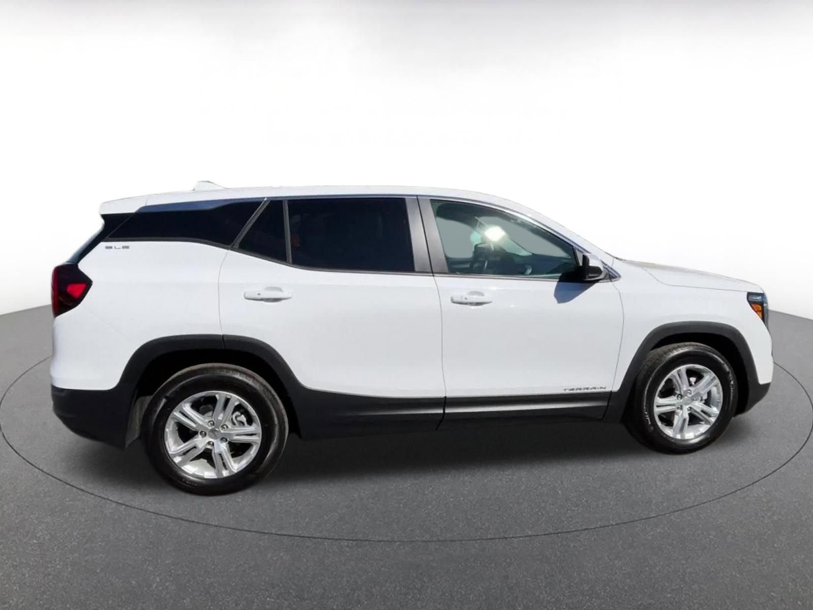 Thumbnail: 2024 GMC Terrain - 16