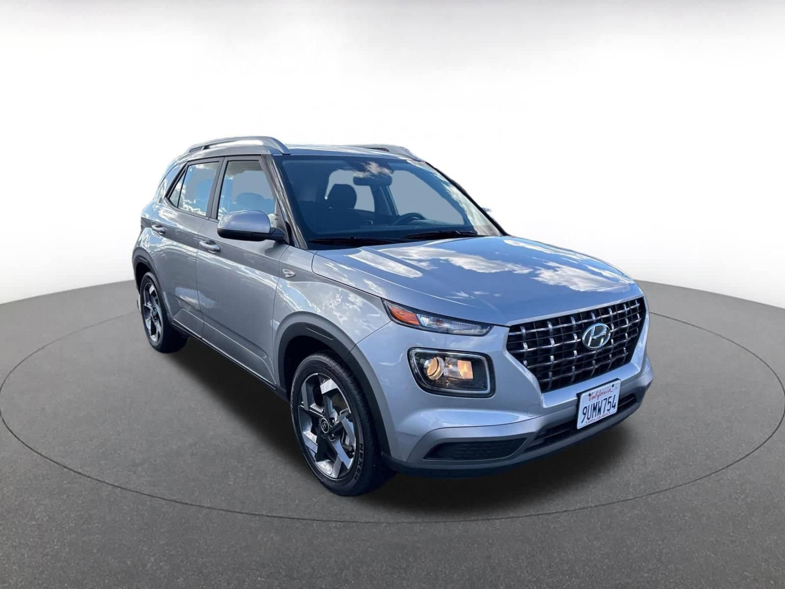 Thumbnail: 2025 Hyundai Venue - 1