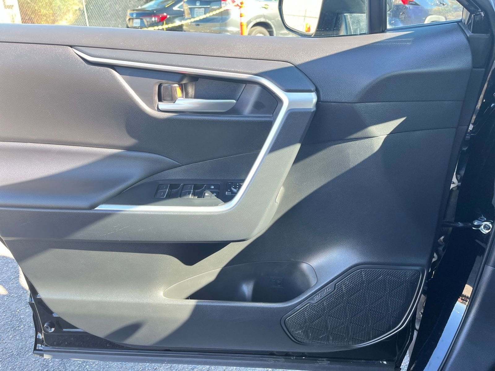 Thumbnail: 2025 Toyota RAV4 - 20