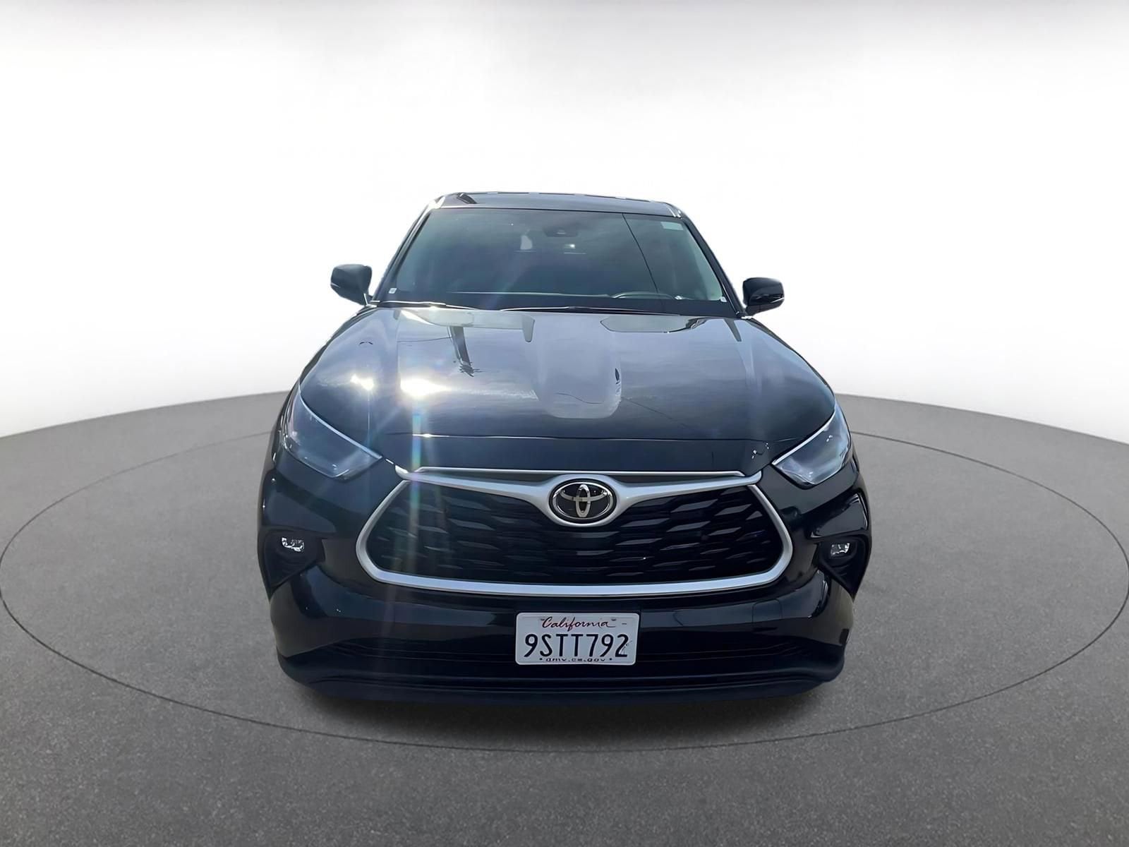 Thumbnail: 2025 Toyota Highlander - 4