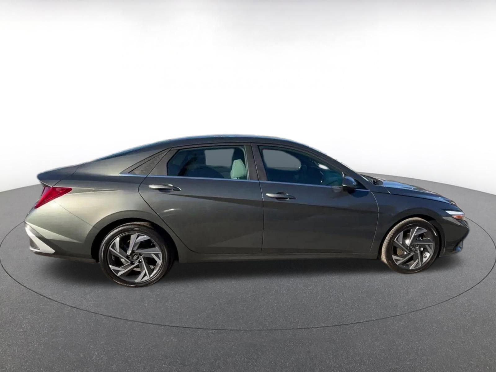 Thumbnail: 2025 Hyundai Elantra - 16