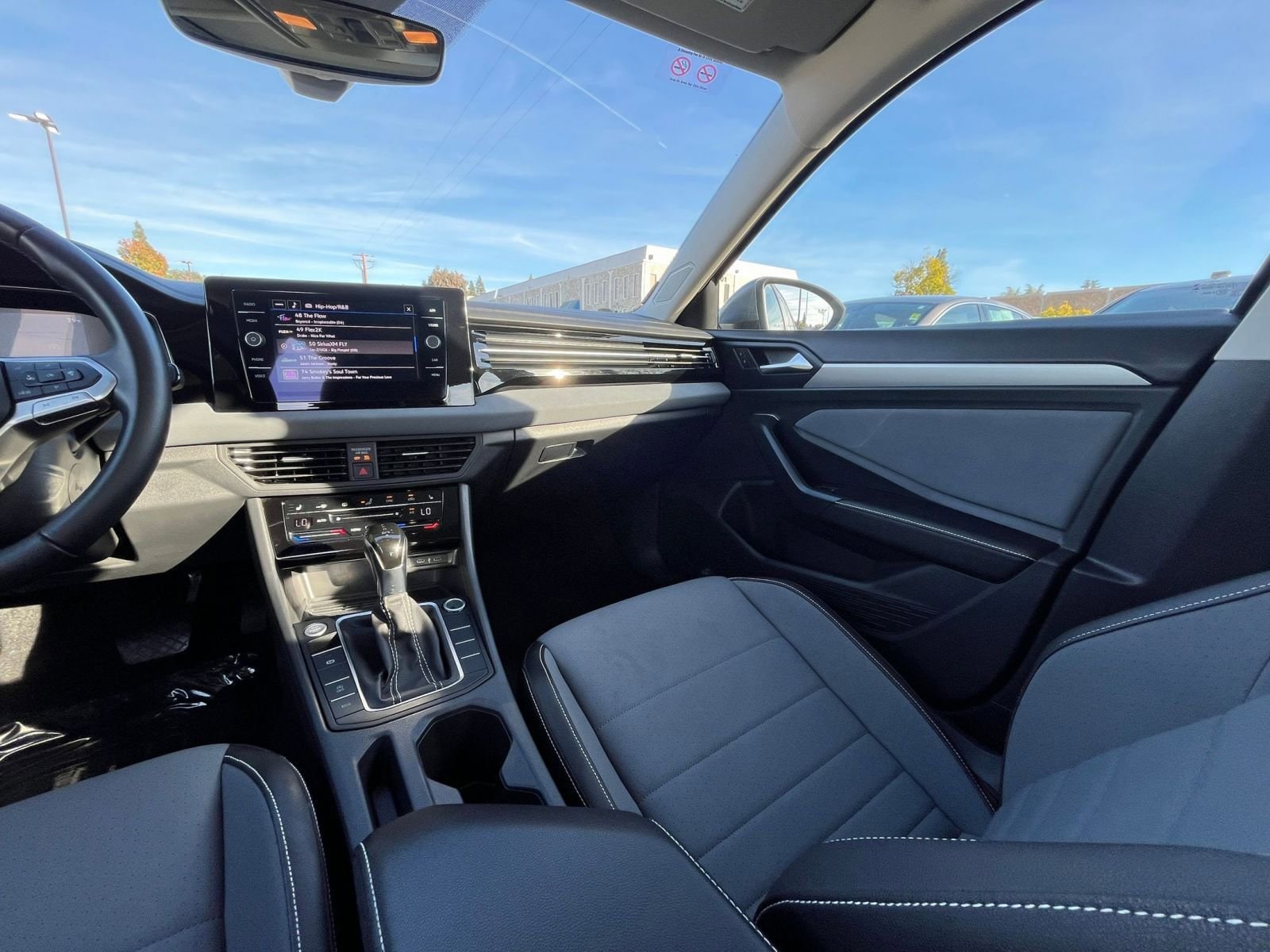 Thumbnail: 2025 Volkswagen Jetta - 34