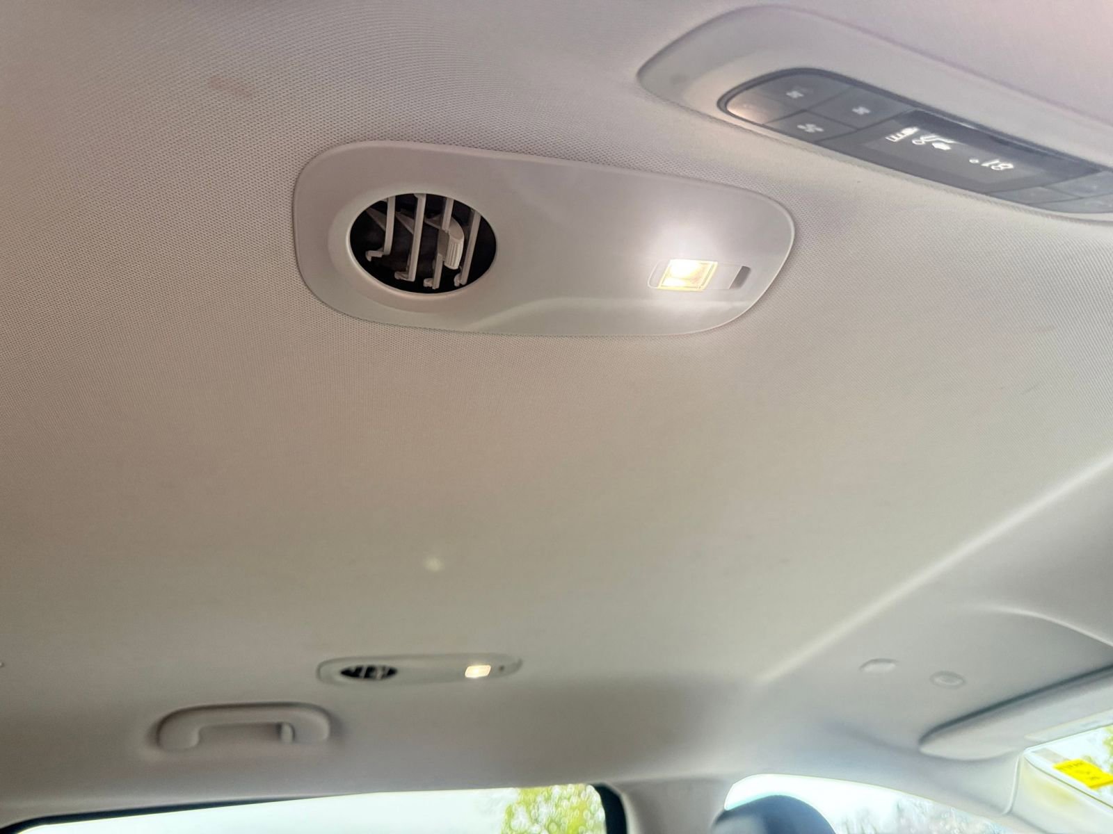 Thumbnail: 2023 Chrysler Pacifica - 24