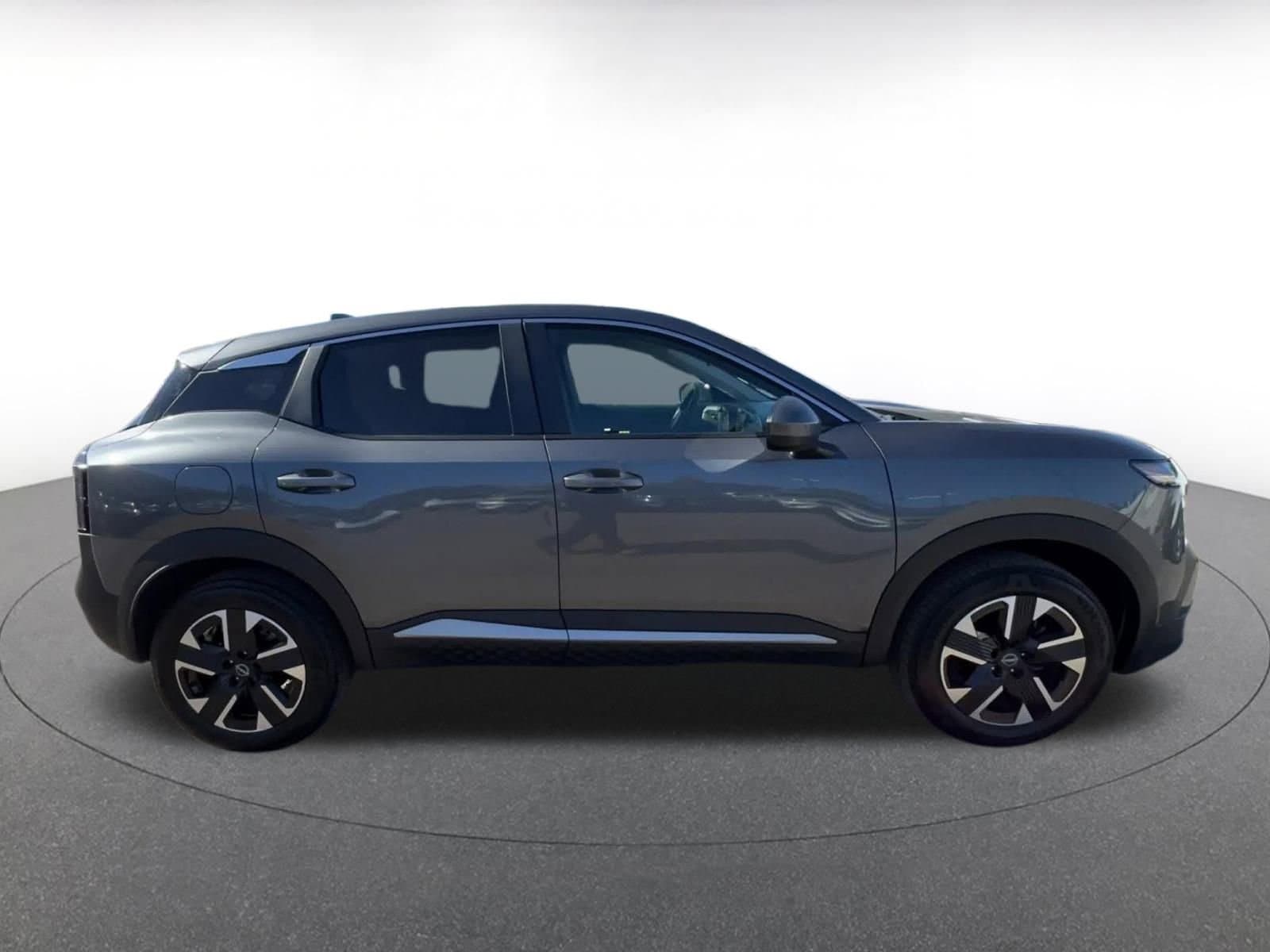 Thumbnail: 2025 Nissan Kicks - 16