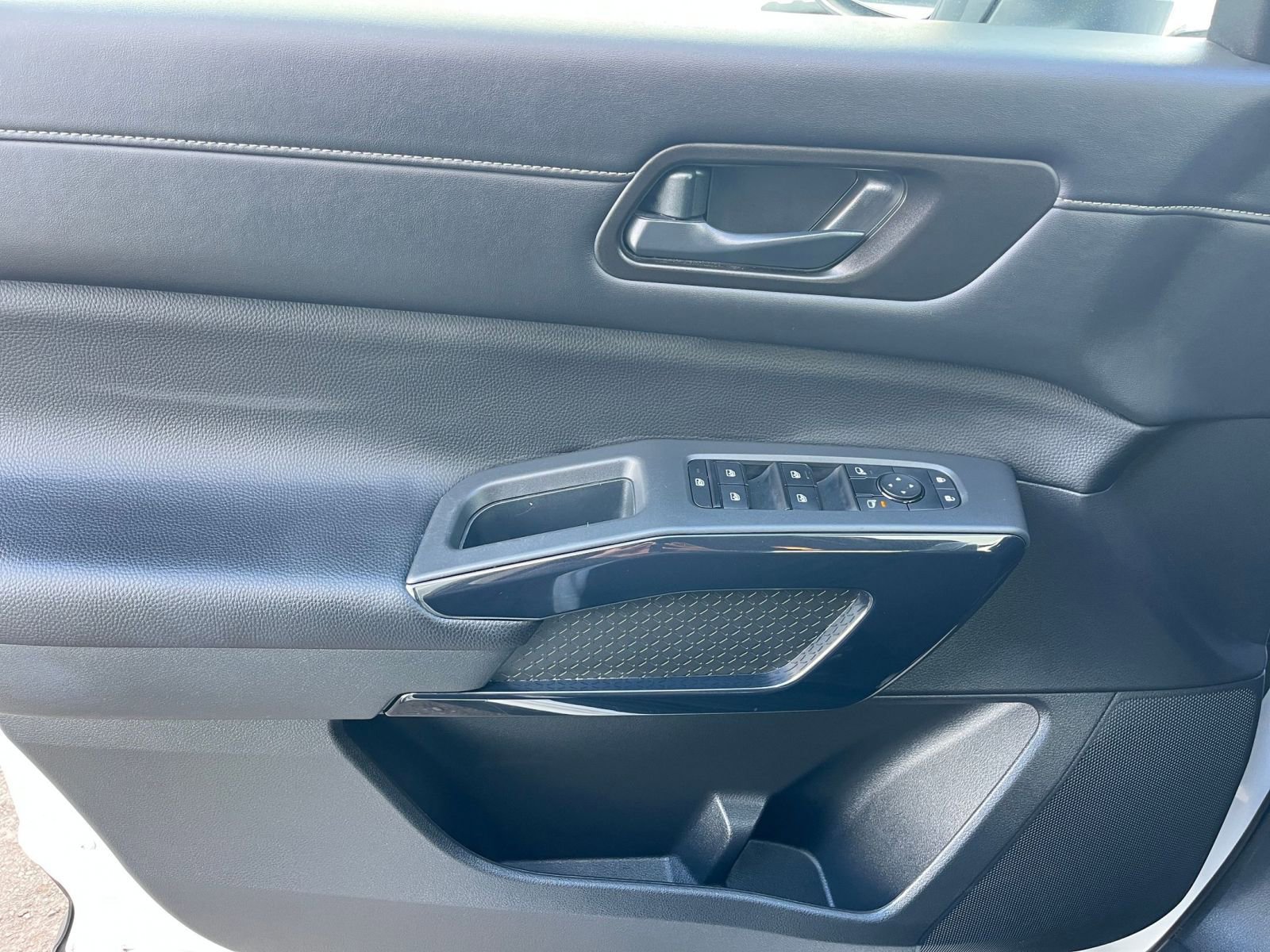 Thumbnail: 2025 Nissan Pathfinder - 18