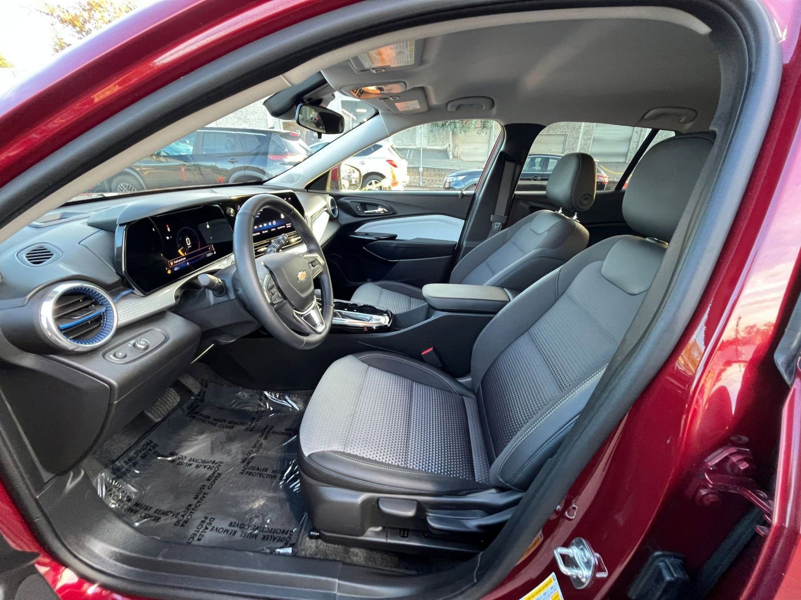 Thumbnail: 2025 Chevrolet Trax - 24