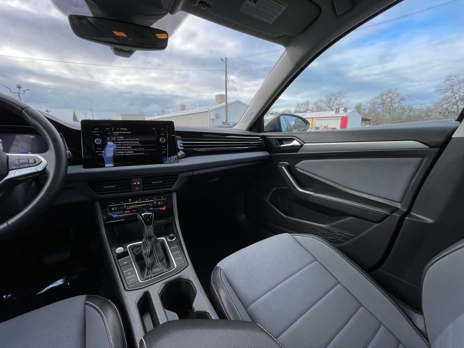 Thumbnail: 2025 Volkswagen Jetta - 34