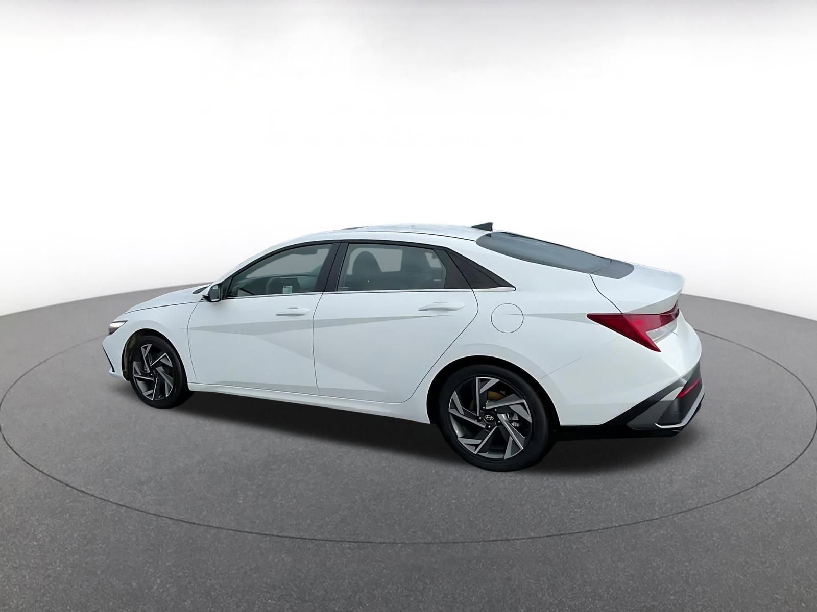 Thumbnail: 2025 Hyundai Elantra - 10