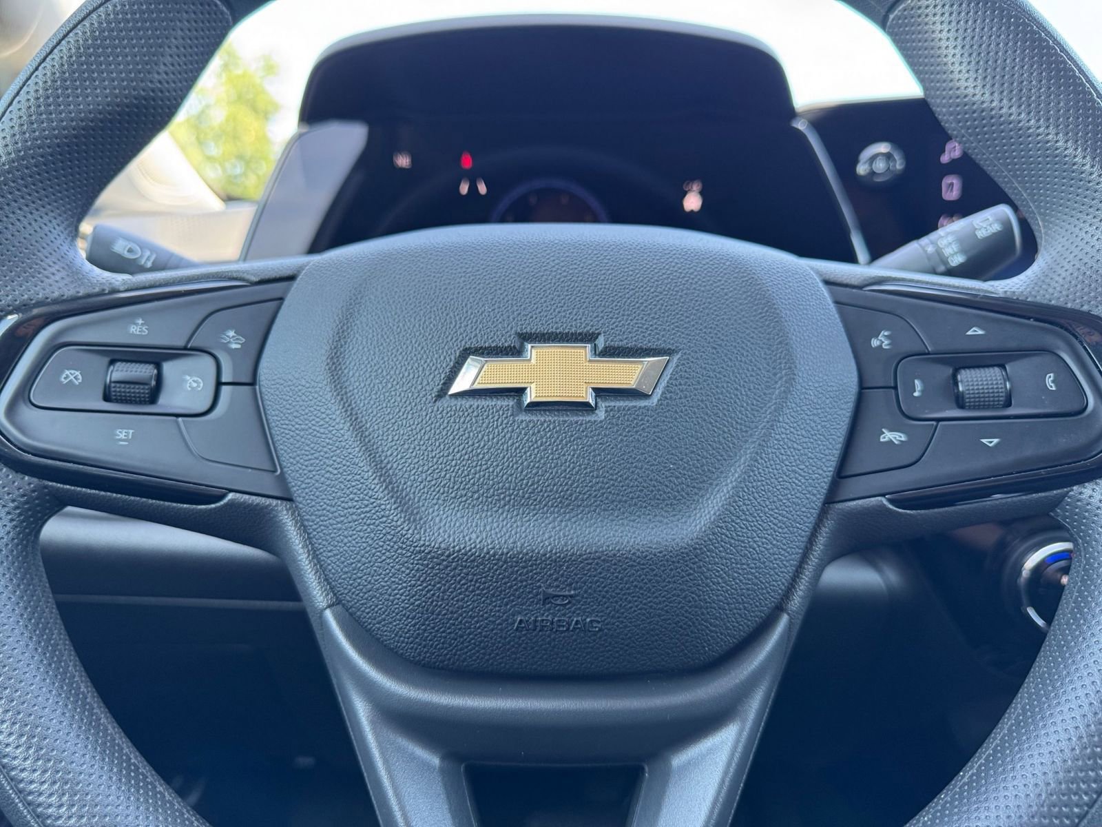 Thumbnail: 2025 Chevrolet Trax - 27