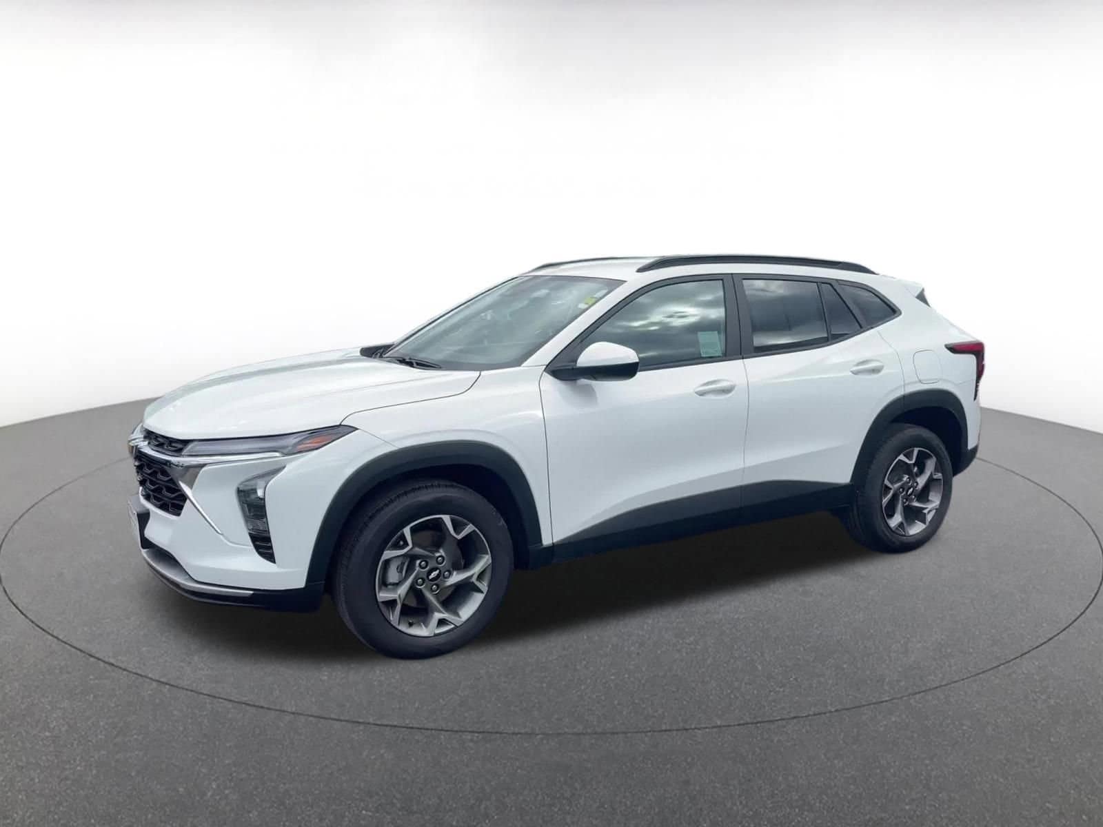 Thumbnail: 2025 Chevrolet Trax - 8