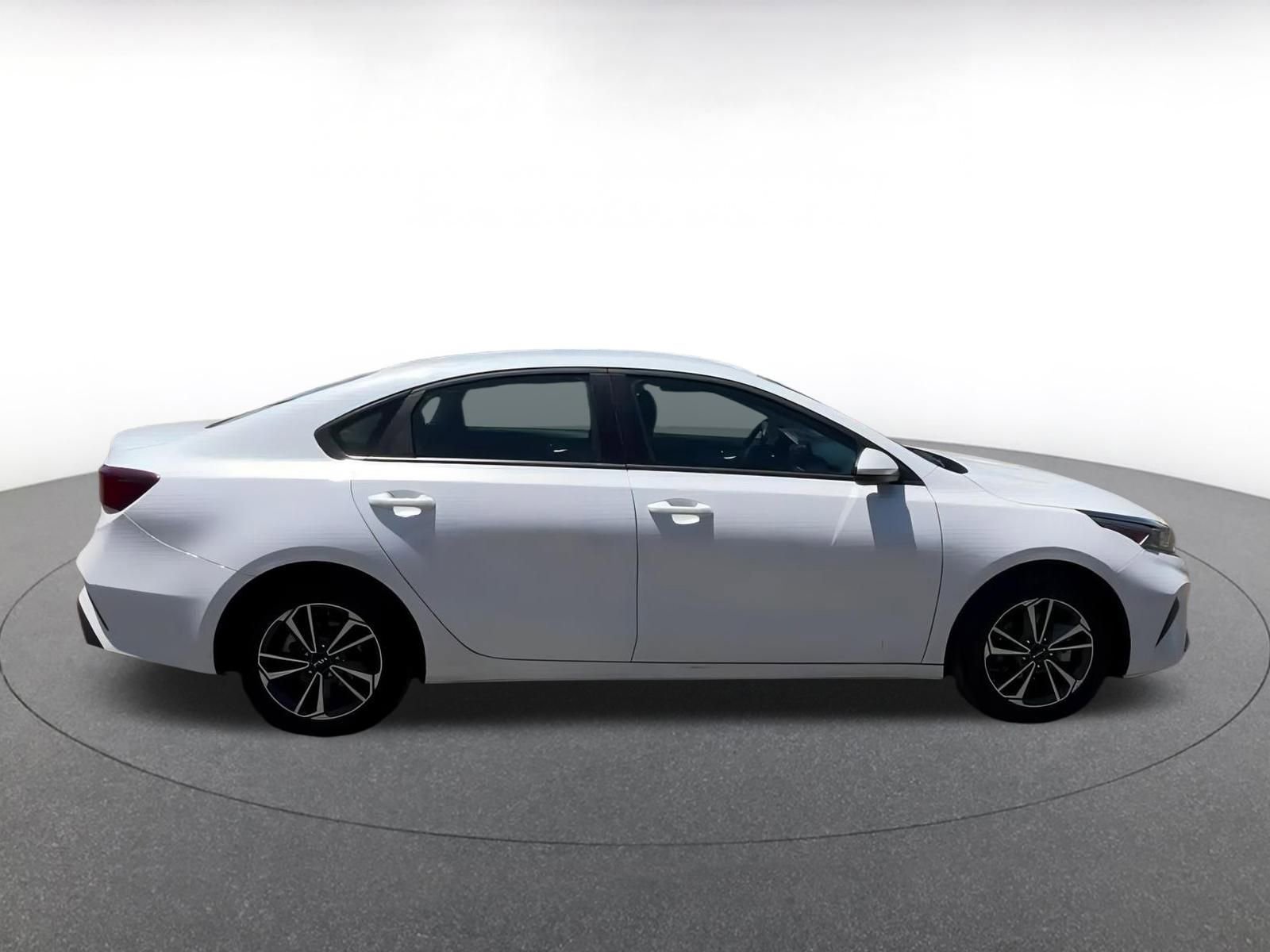 2024 Kia Forte LXS 15