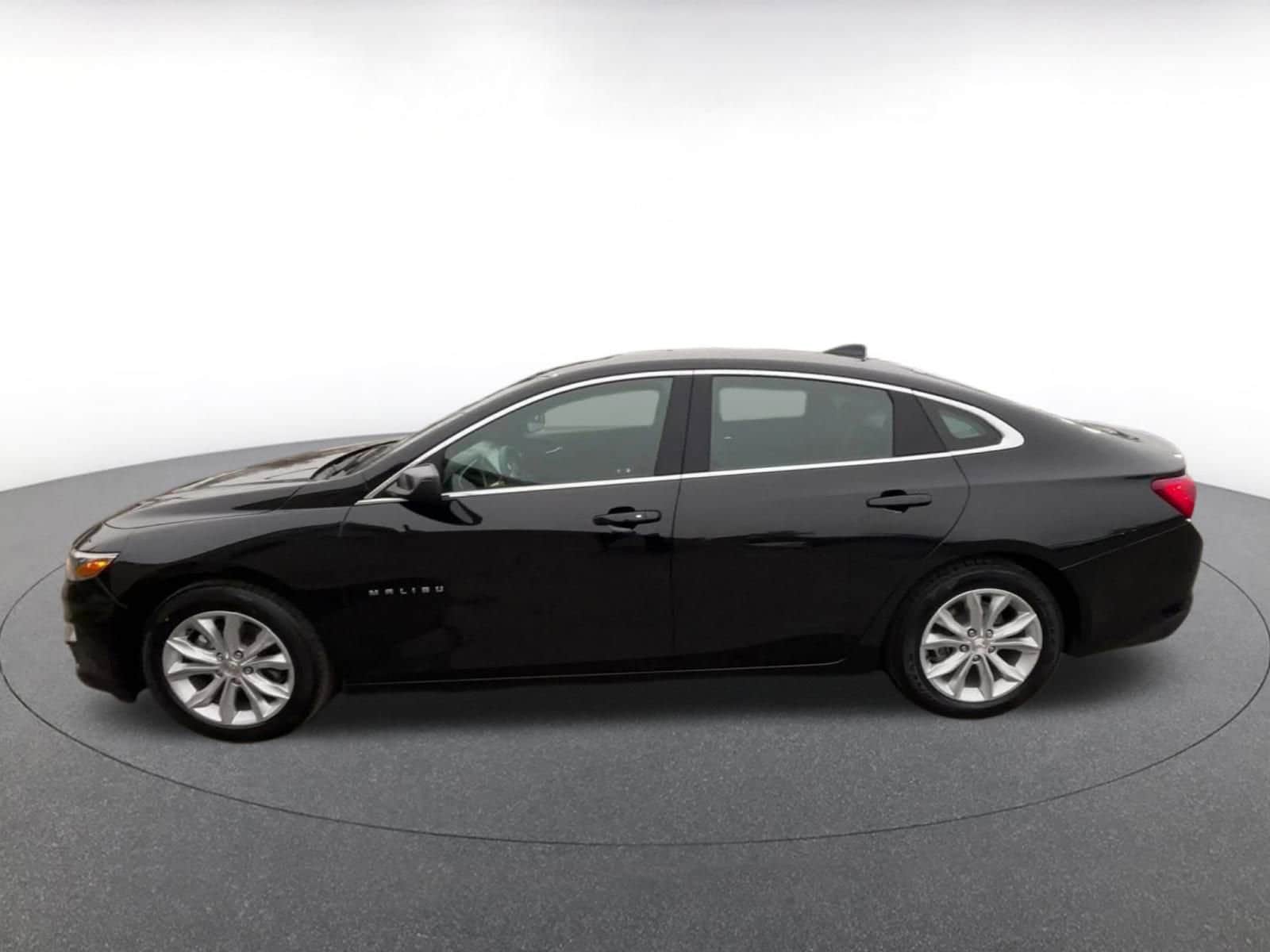 Thumbnail: 2024 Chevrolet Malibu - 9