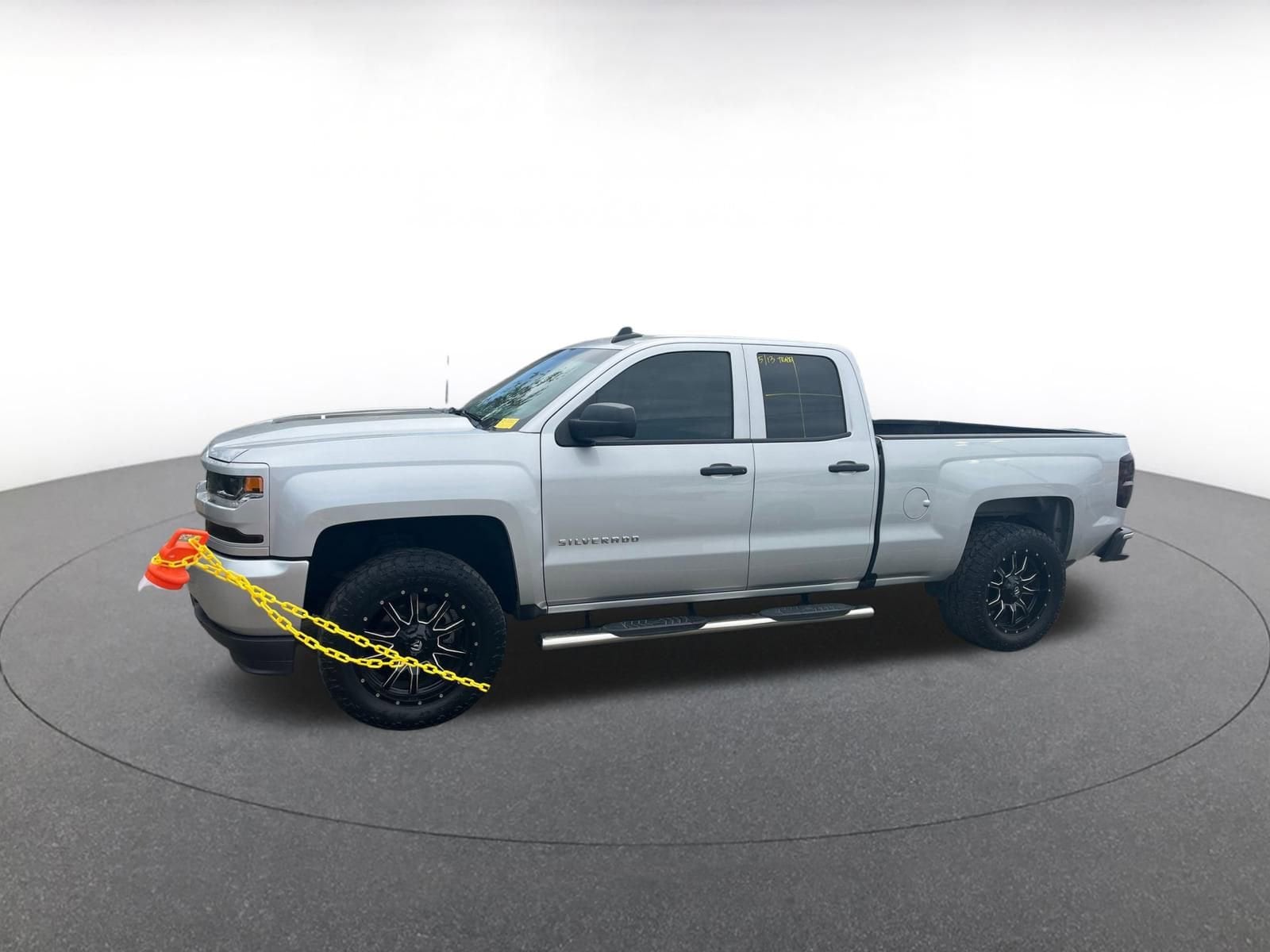 Thumbnail: 2018 Chevrolet Silverado 1500 - 3