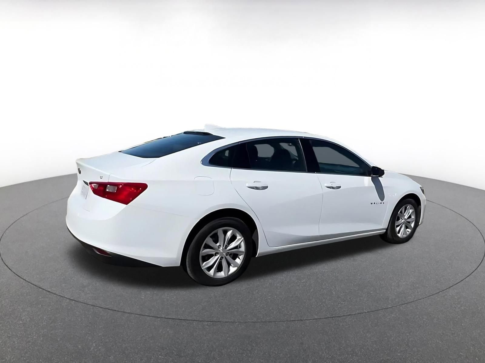 Thumbnail: 2023 Chevrolet Malibu - 14