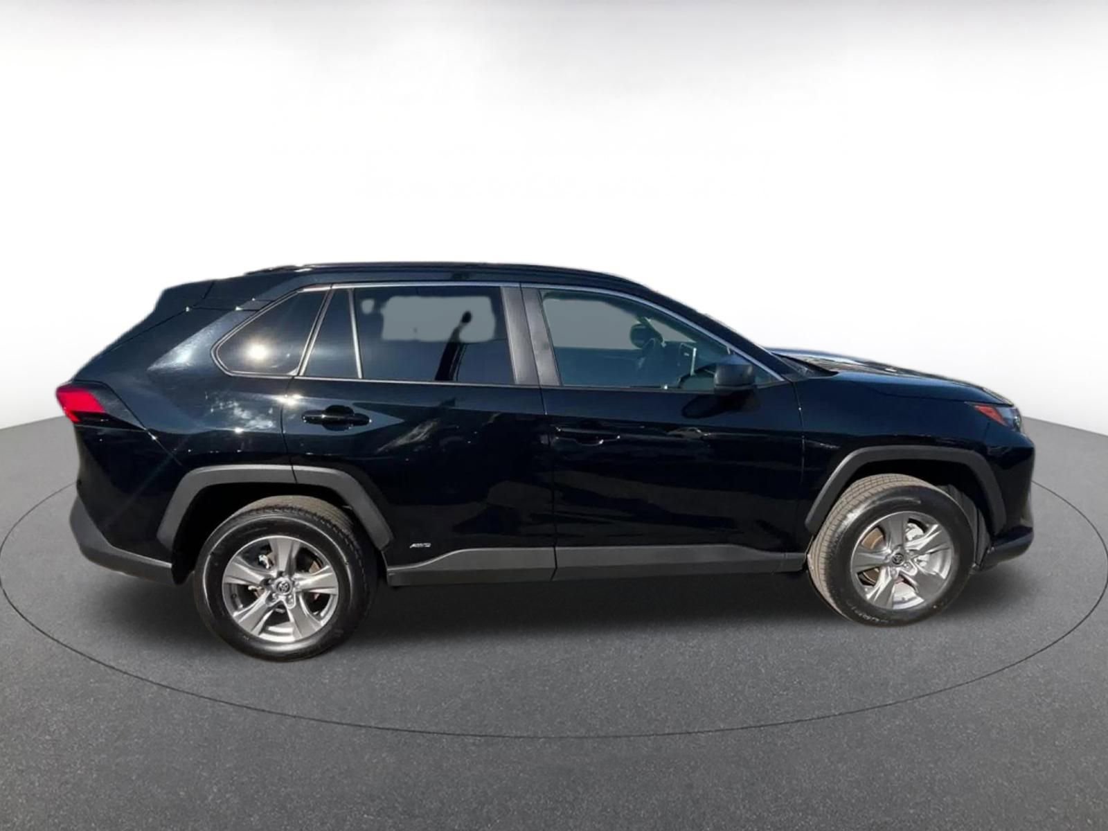 Thumbnail: 2025 Toyota RAV4 - 16