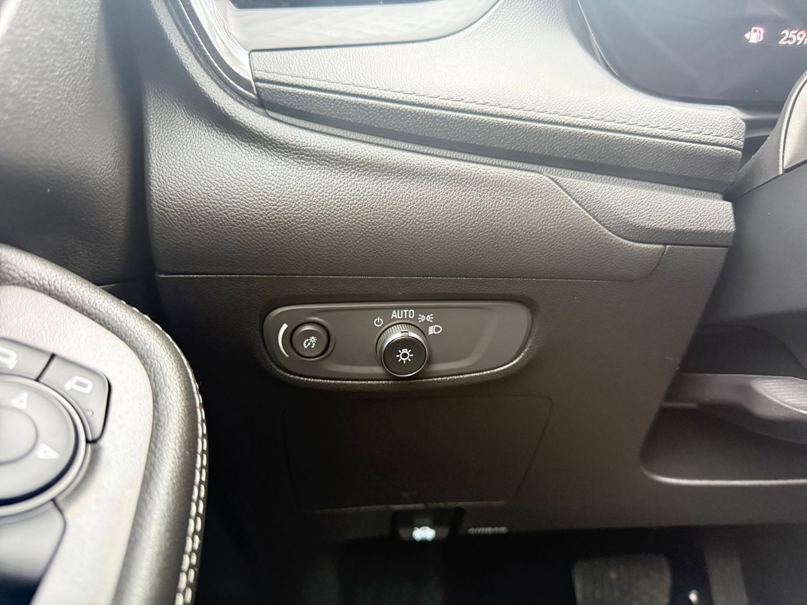 Thumbnail: 2025 Buick Encore GX - 34