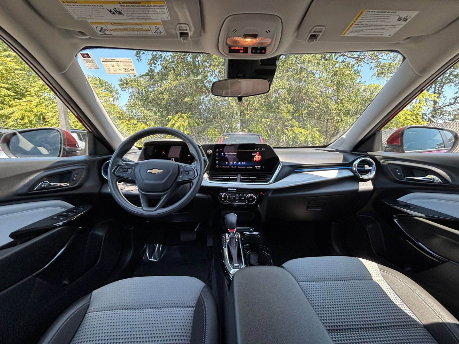 Thumbnail: 2025 Chevrolet Trax - 32
