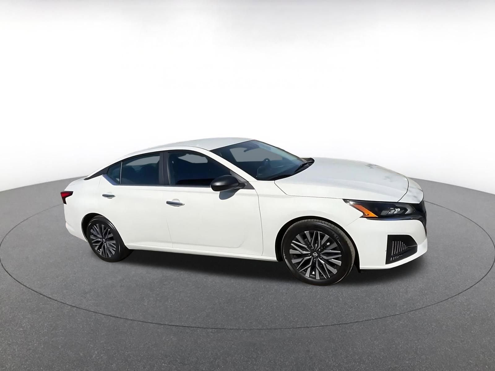 Thumbnail: 2025 Nissan Altima - 2