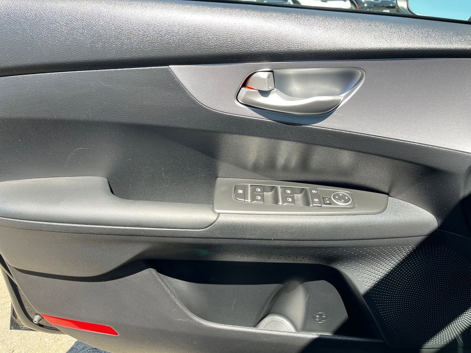 Thumbnail: 2024 Kia Forte - 20