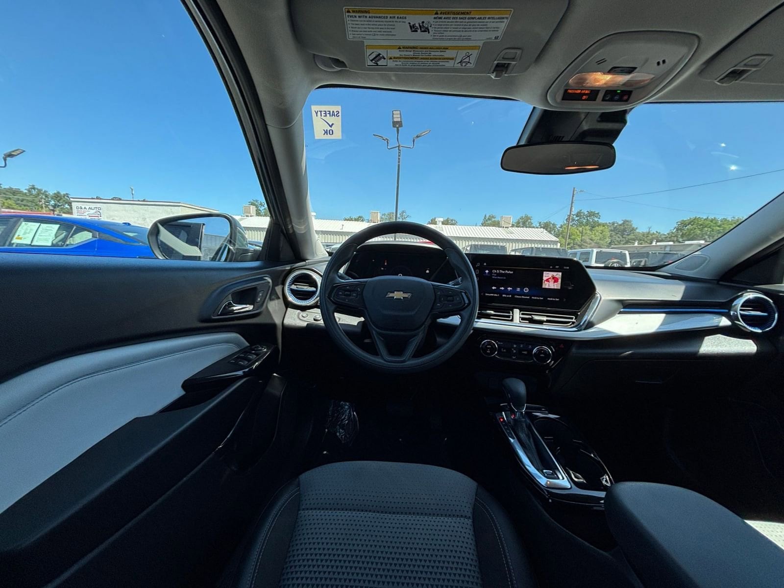 Thumbnail: 2025 Chevrolet Trax - 33
