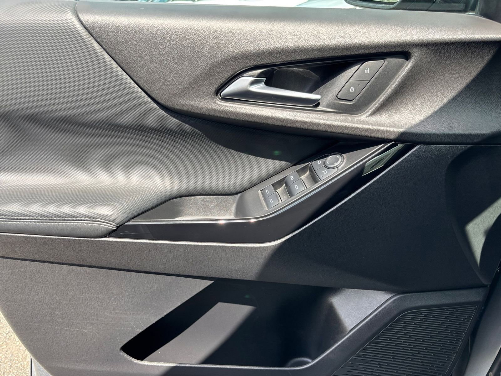 Thumbnail: 2025 Chevrolet Equinox - 18