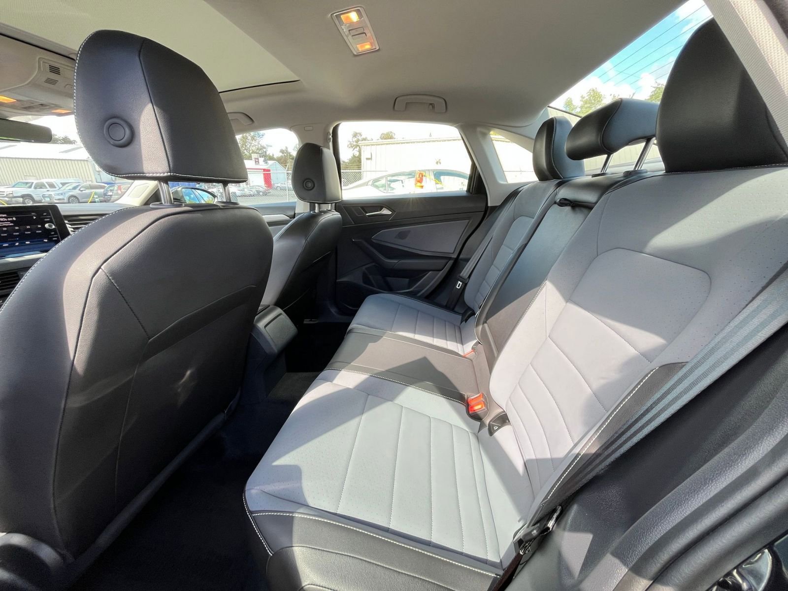 Thumbnail: 2025 Volkswagen Jetta - 24