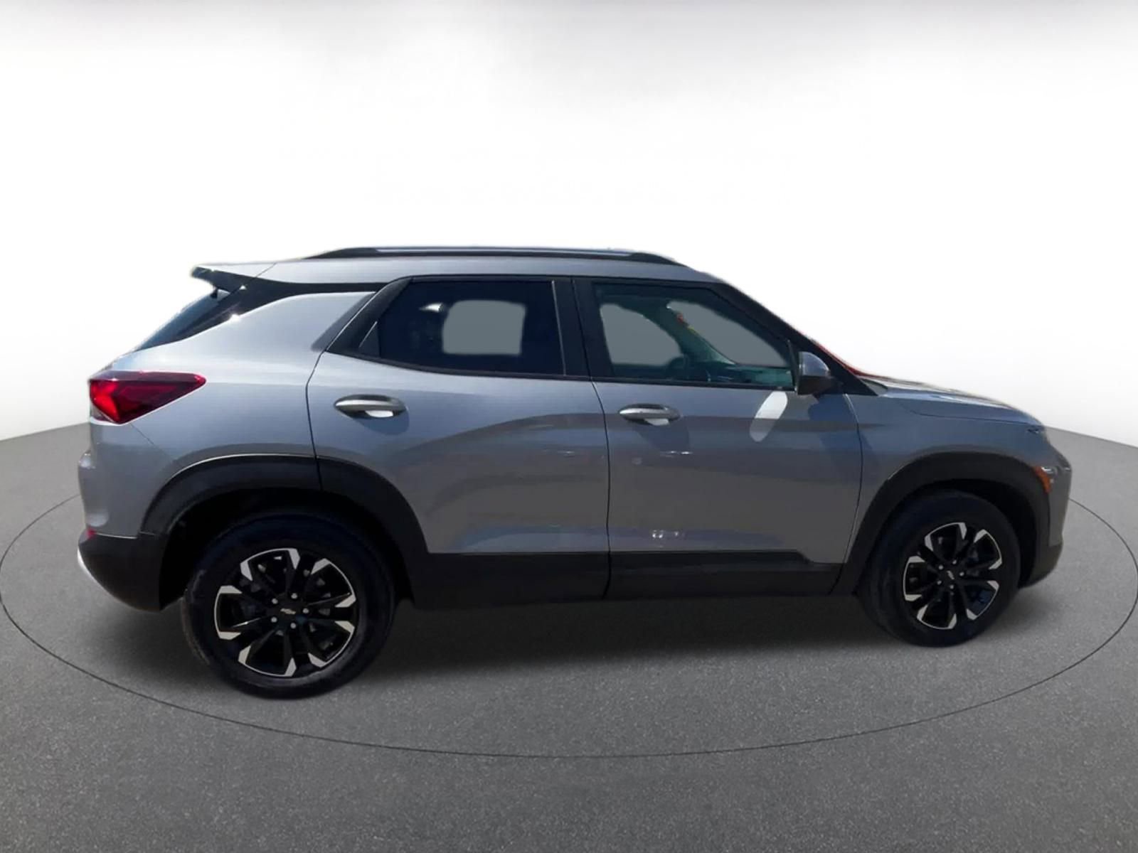 Thumbnail: 2023 Chevrolet TrailBlazer - 16