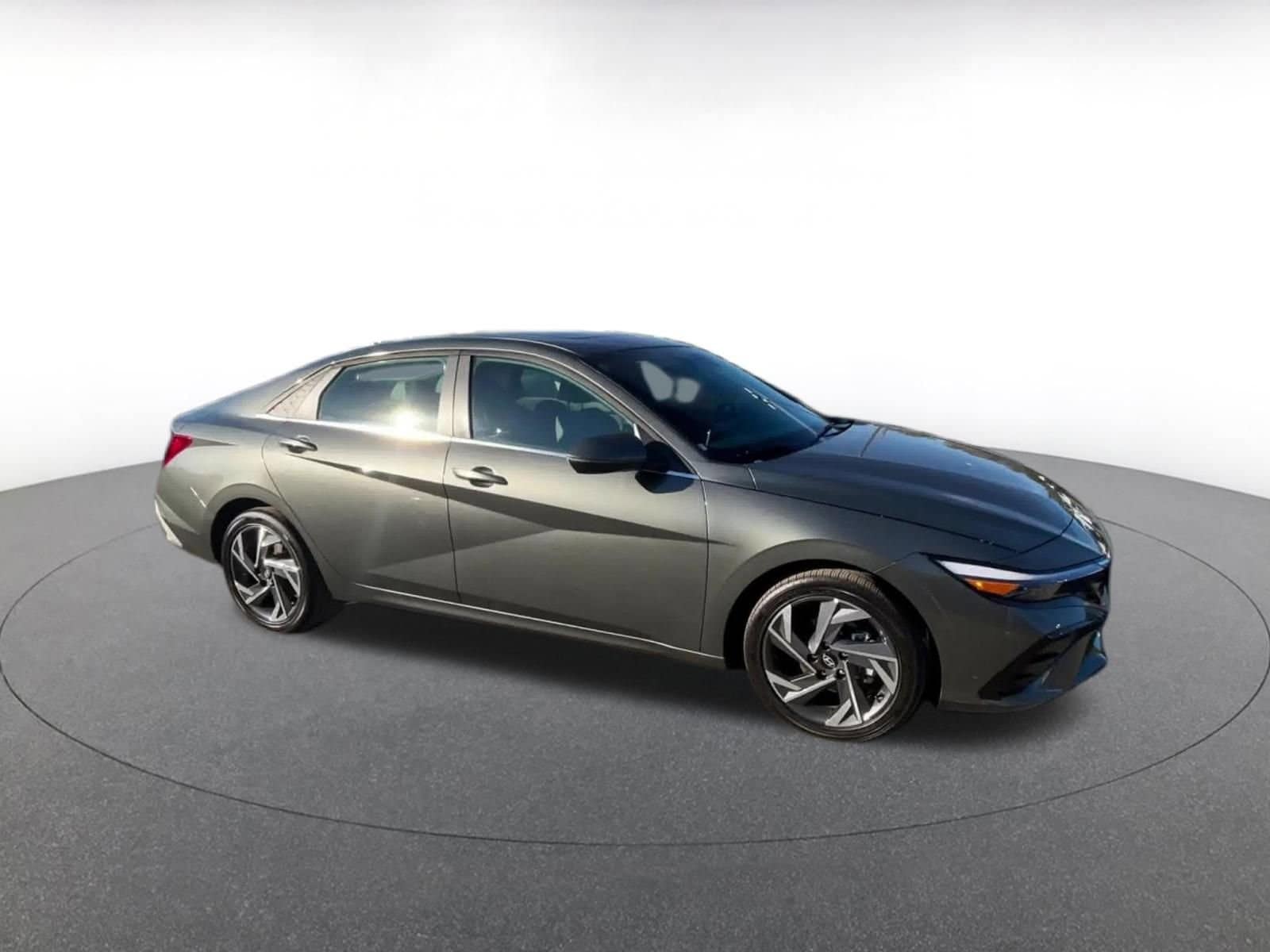 Thumbnail: 2025 Hyundai Elantra - 2