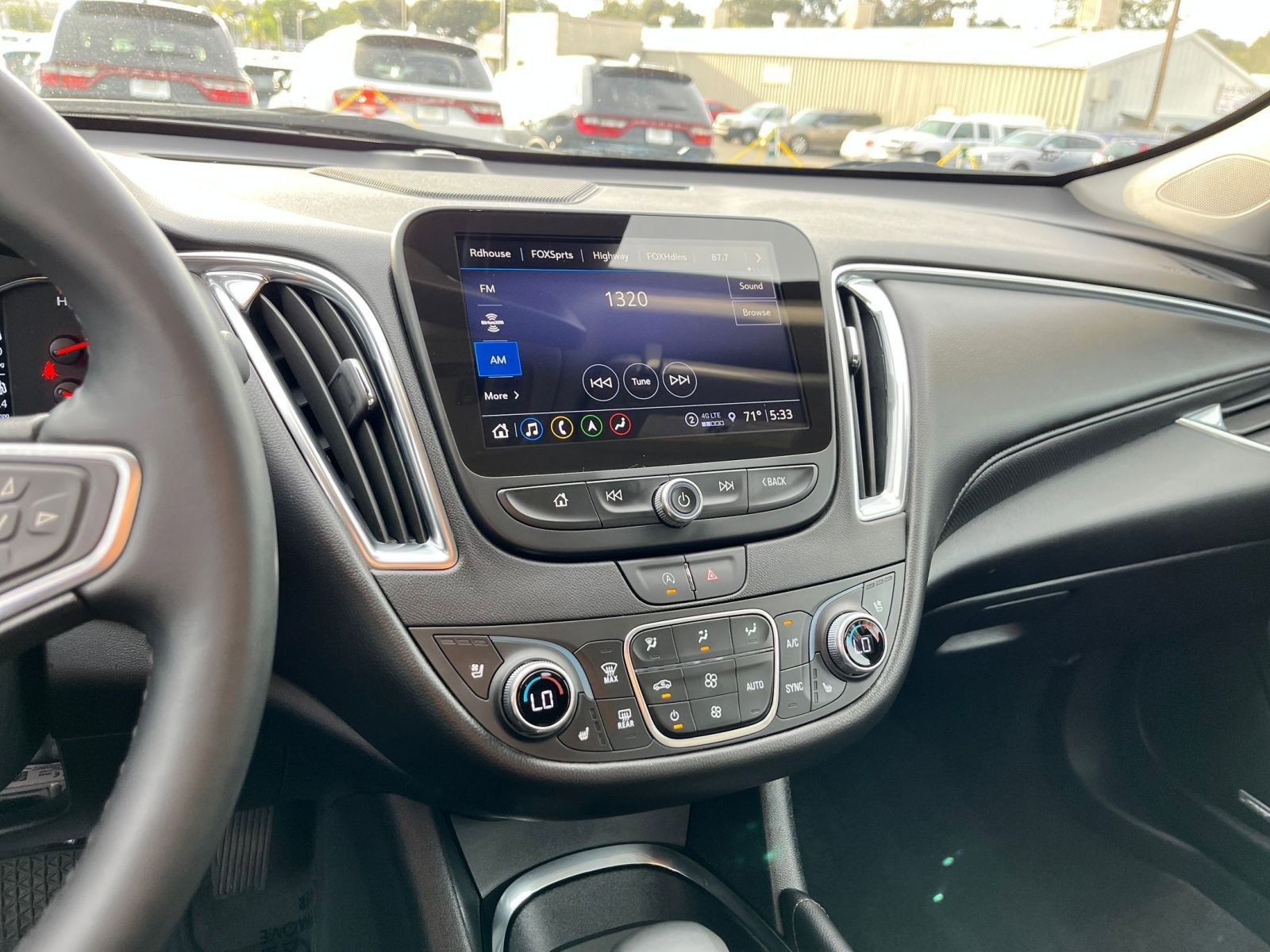 Thumbnail: 2024 Chevrolet Malibu - 18