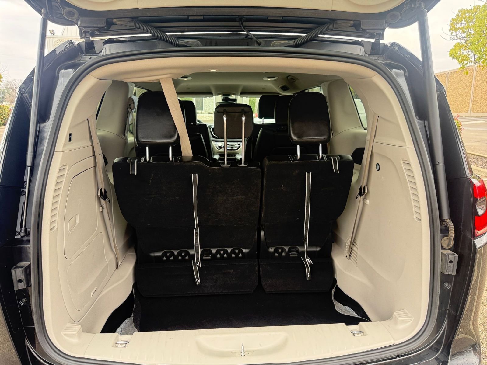 Thumbnail: 2023 Chrysler Pacifica - 31