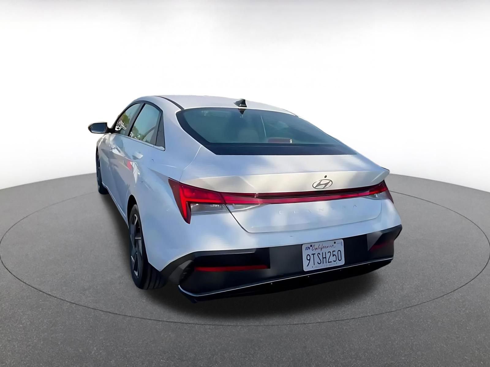 Thumbnail: 2025 Hyundai Elantra - 11