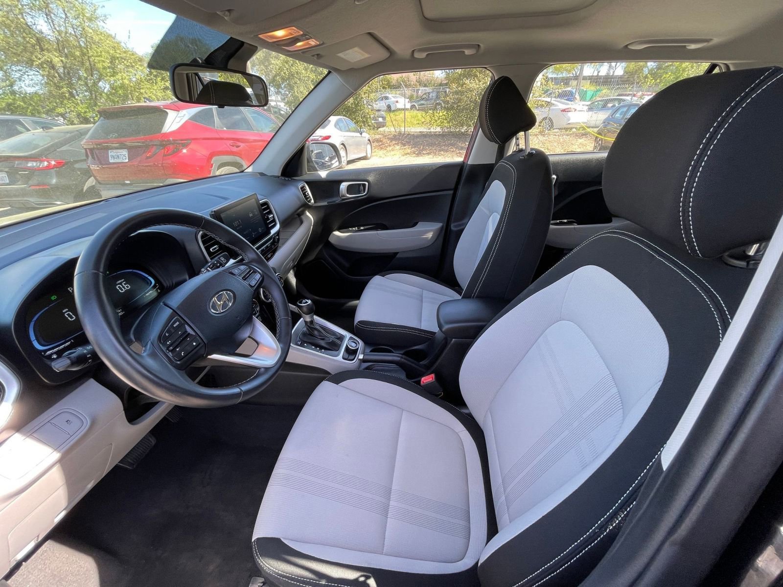 Thumbnail: 2025 Hyundai Venue - 25