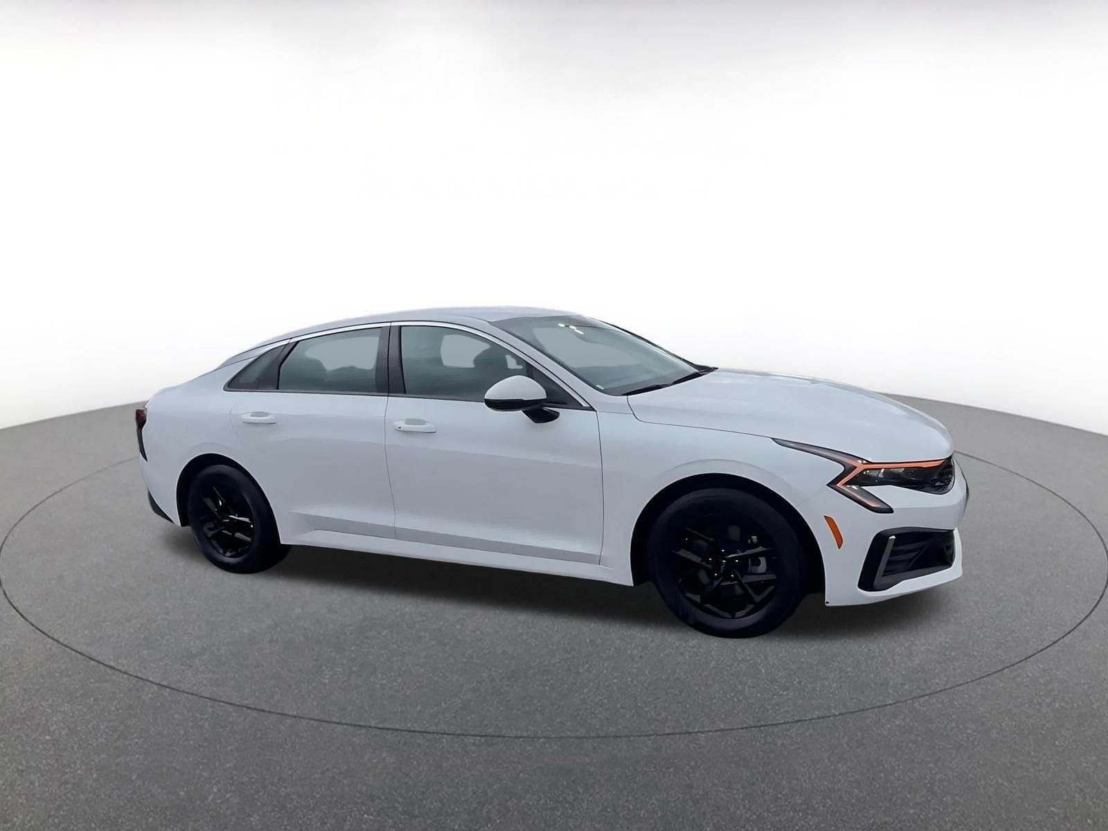 Thumbnail: 2025 Kia K5 - 2