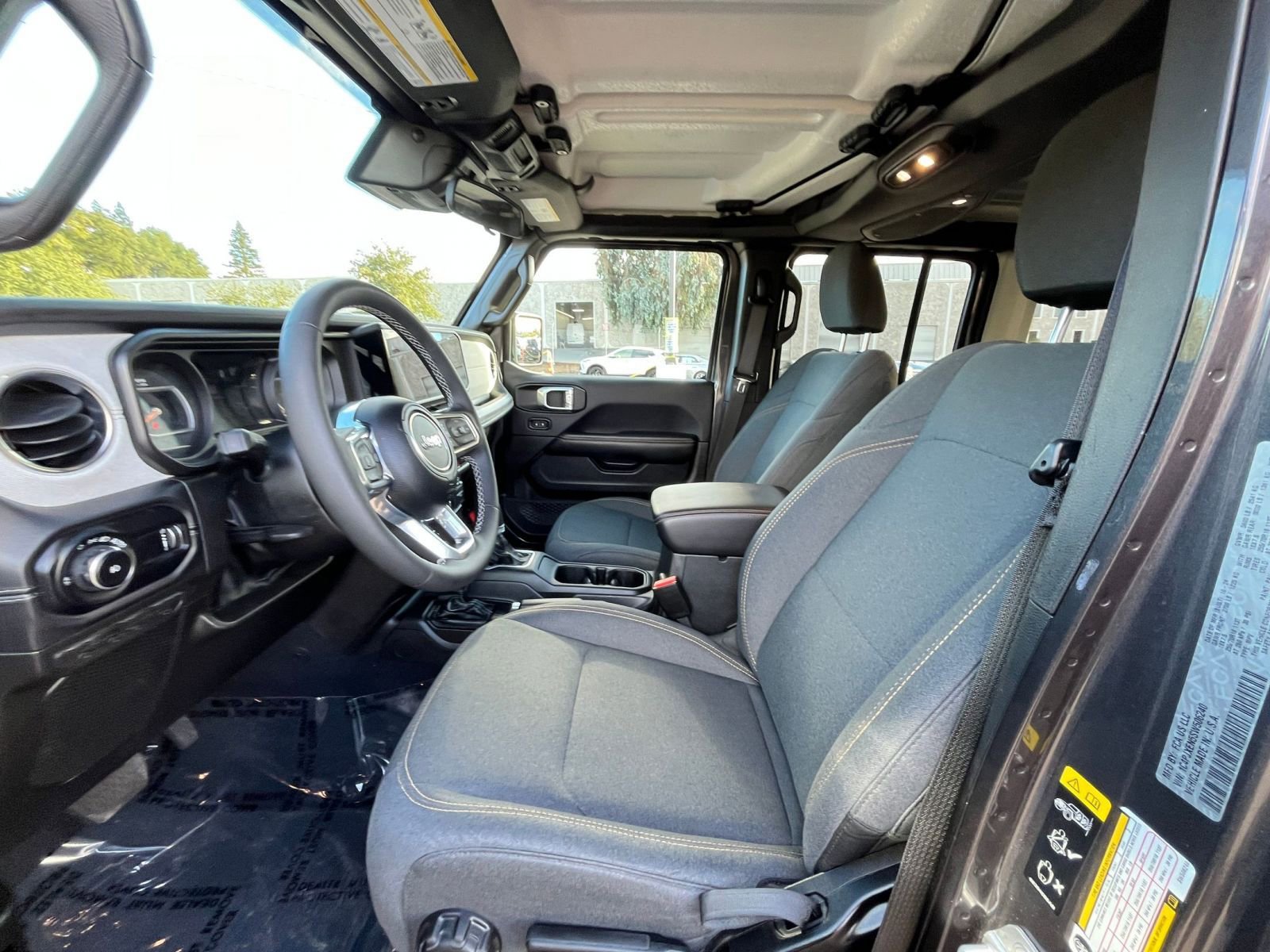 Thumbnail: 2025 Jeep Wrangler - 25