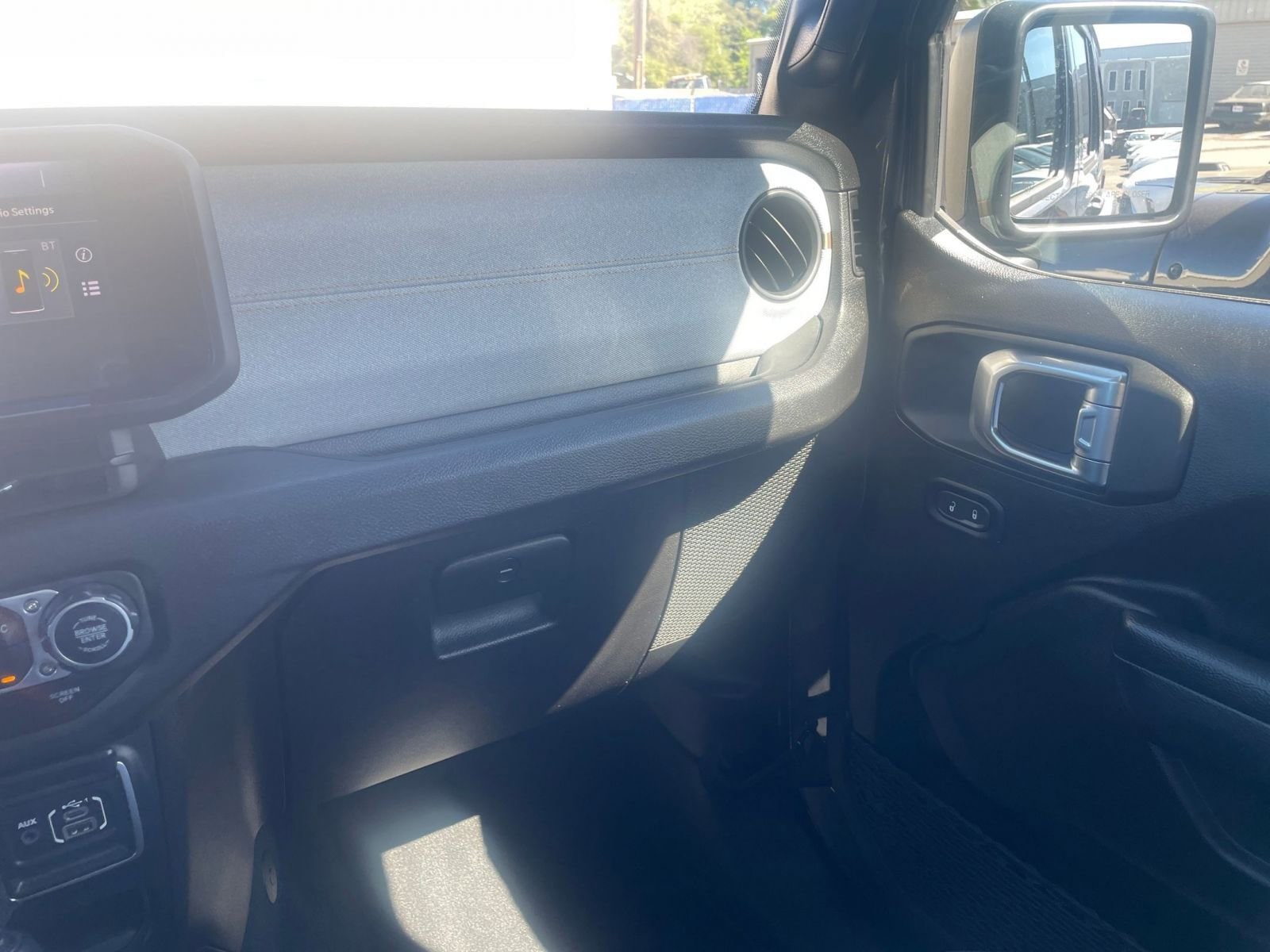 Thumbnail: 2025 Jeep Wrangler - 35