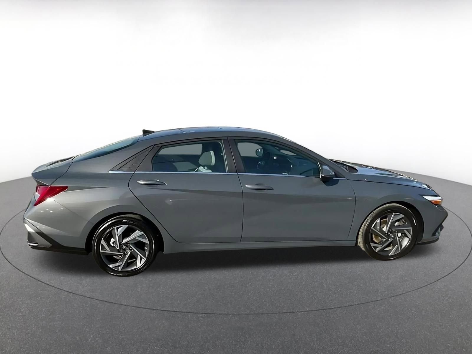 Thumbnail: 2025 Hyundai Elantra - 16