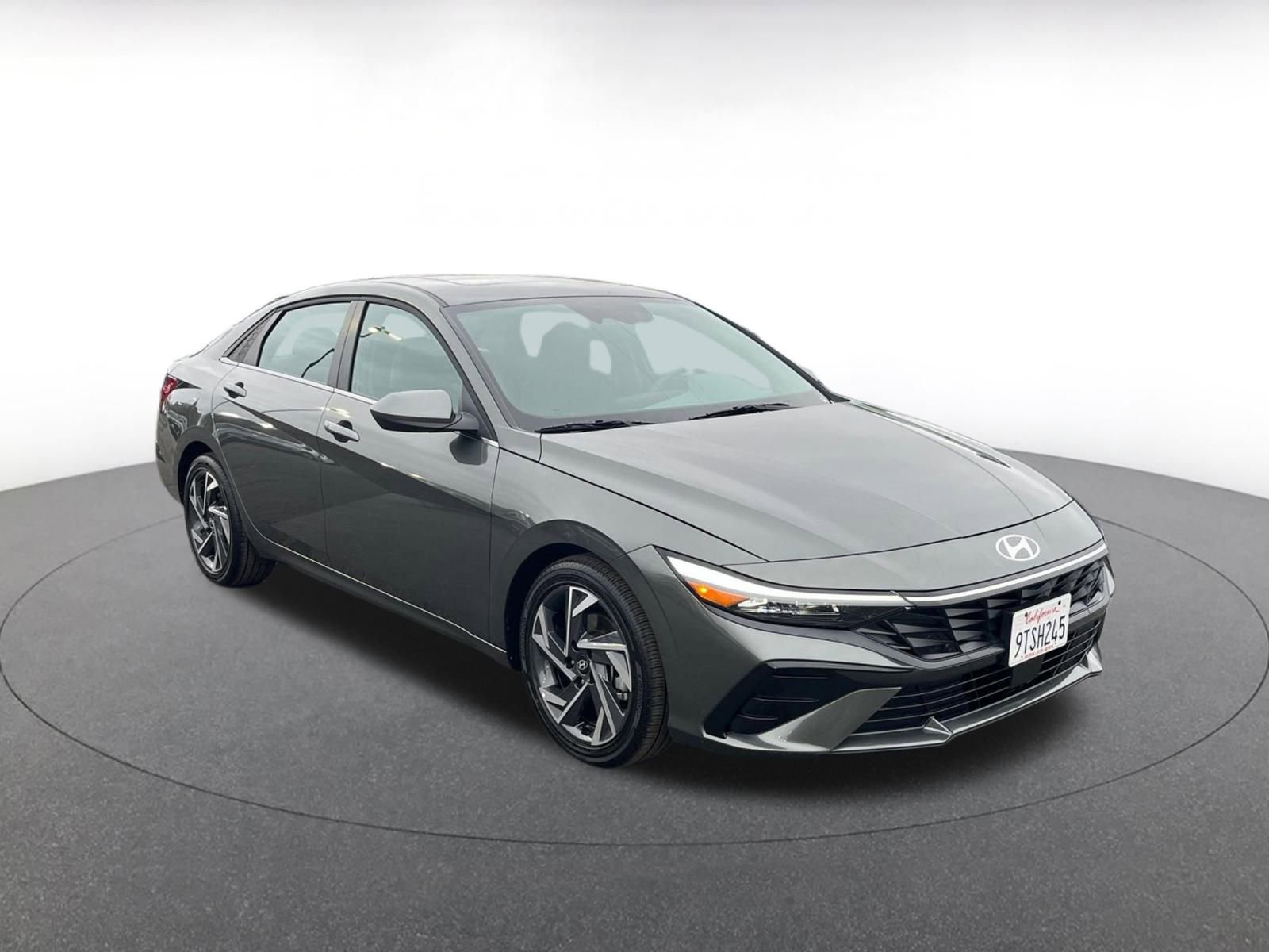 Thumbnail: 2025 Hyundai Elantra - 1