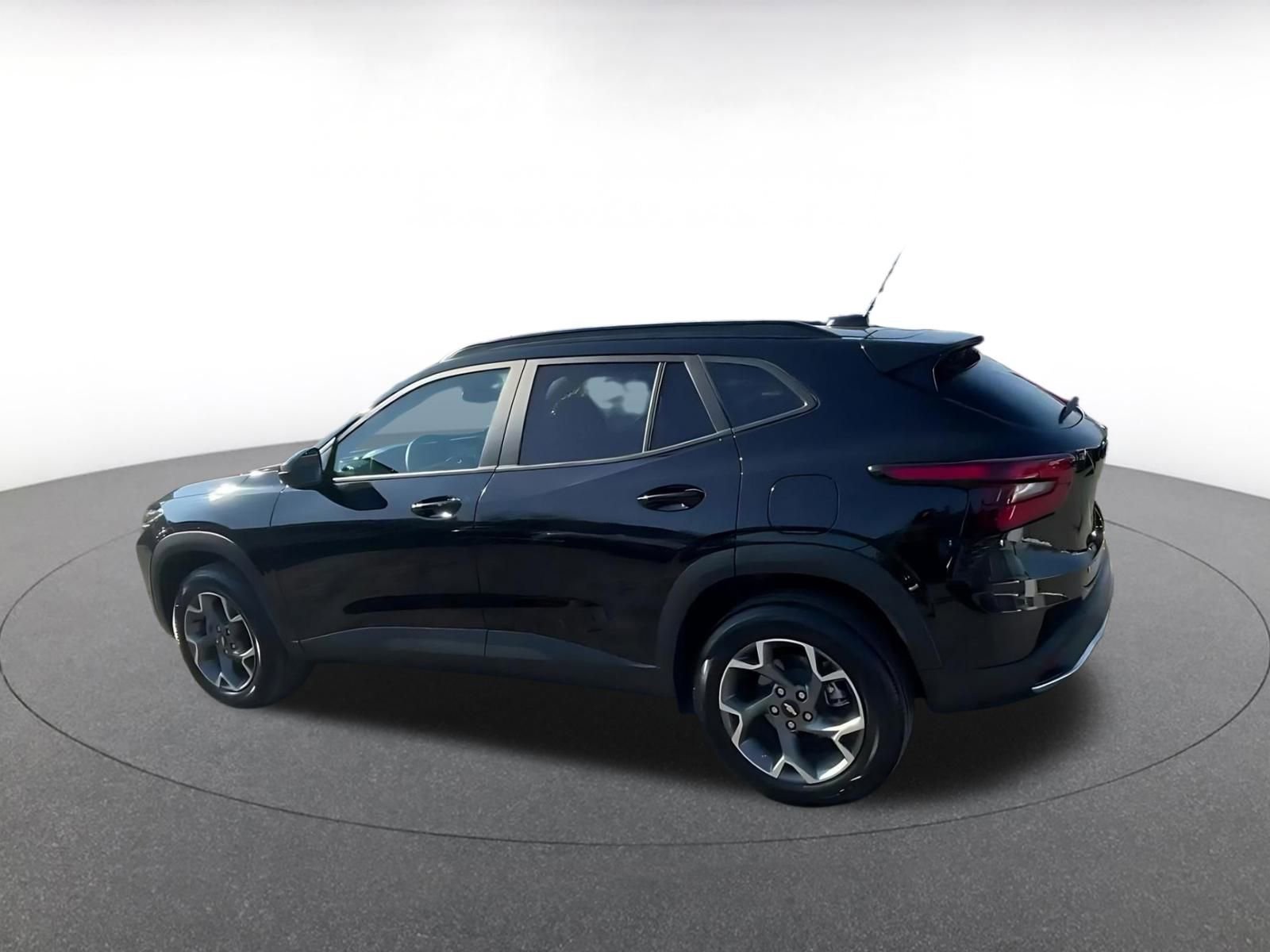 Thumbnail: 2025 Chevrolet Trax - 10