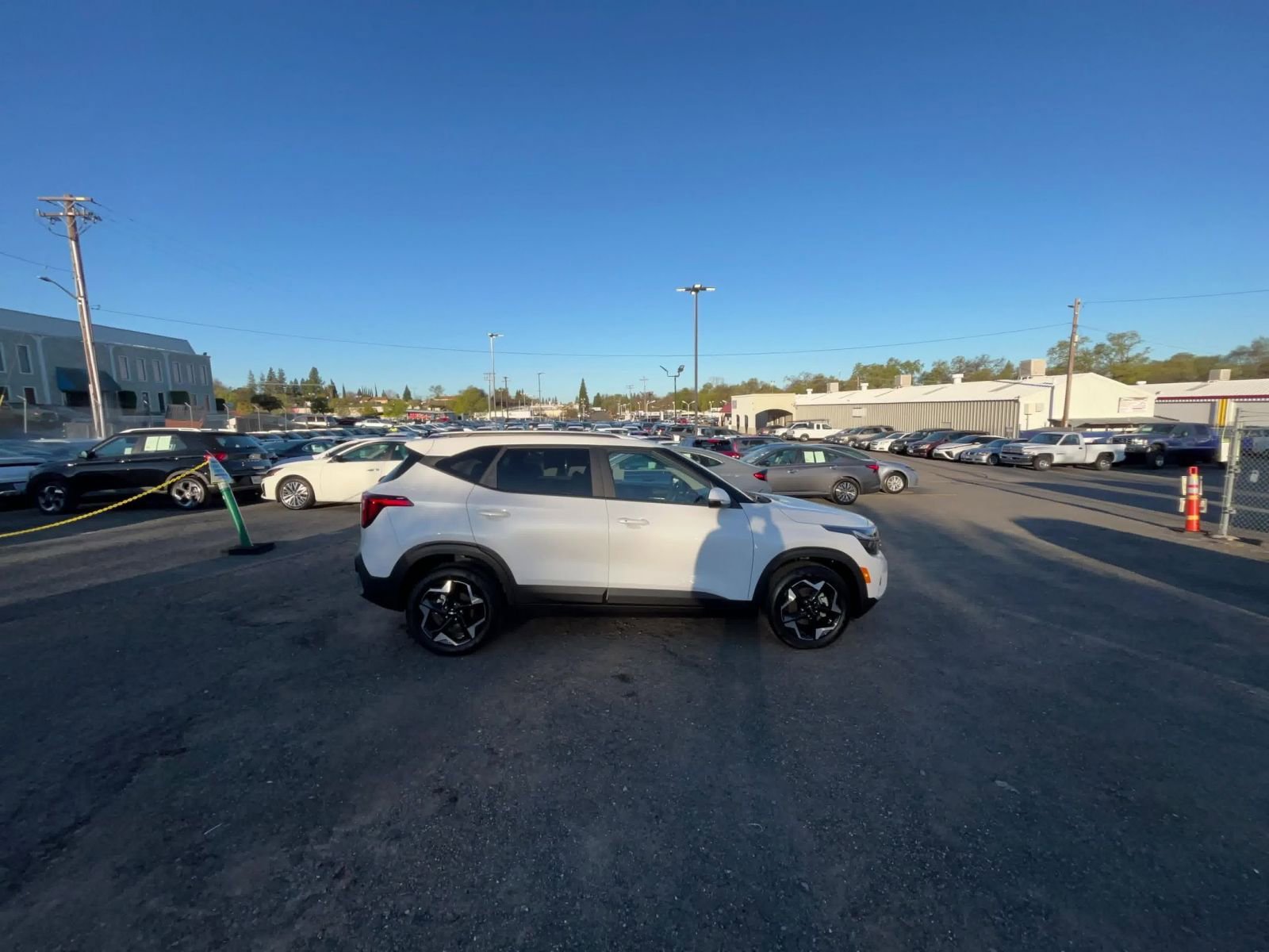 Thumbnail: 2025 Kia Seltos - 16