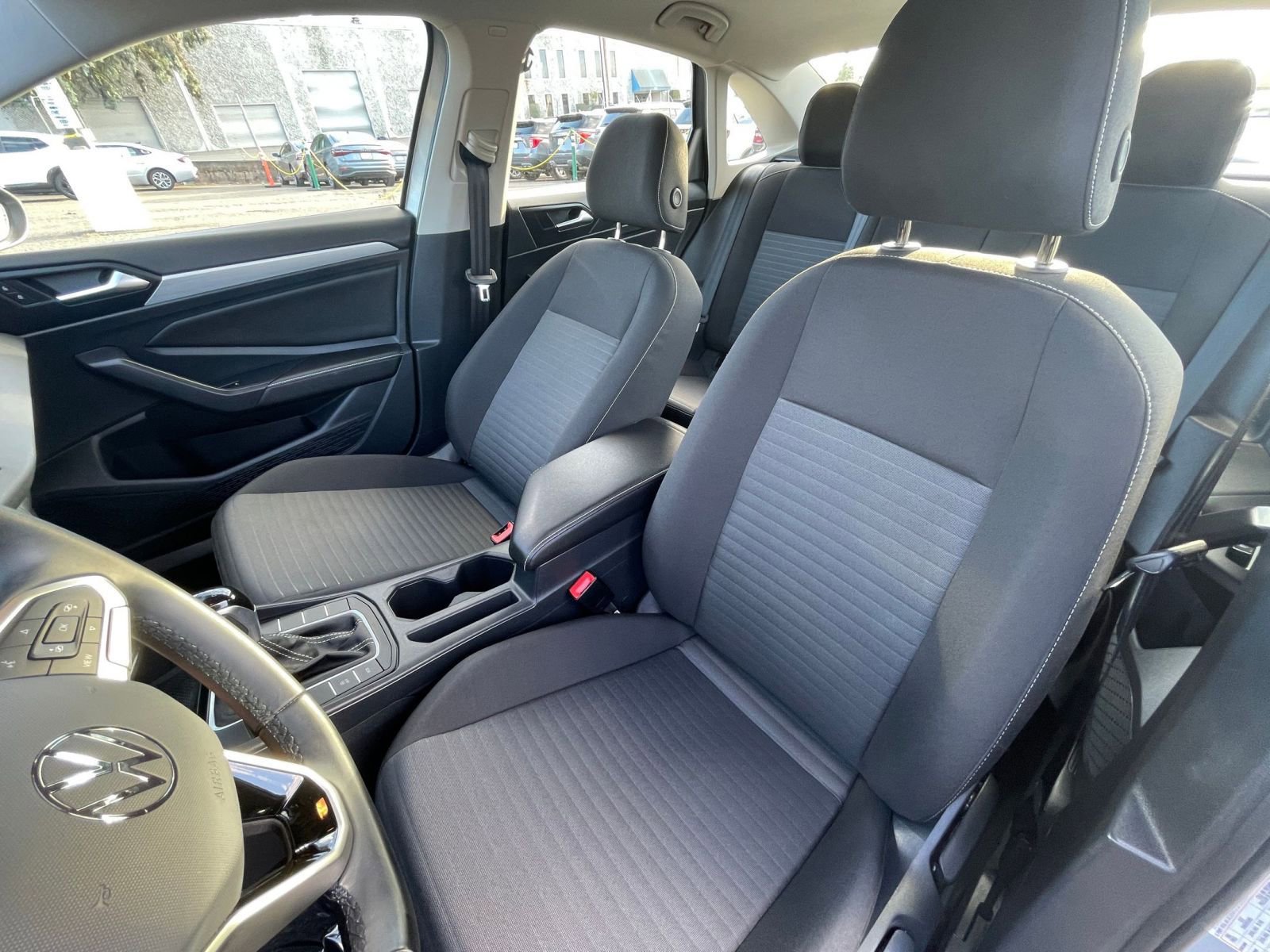 Thumbnail: 2025 Volkswagen Jetta - 34