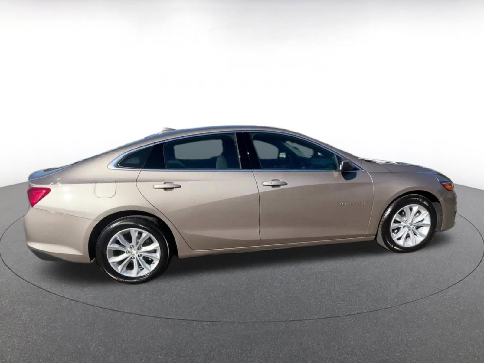 Thumbnail: 2023 Chevrolet Malibu - 16